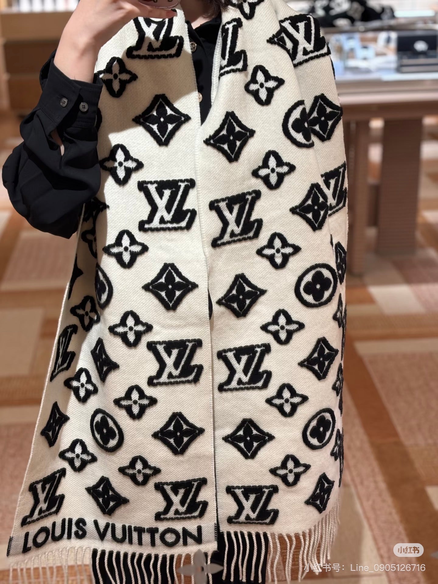 LV 3D Scarf 220cm White Black Sheep Wool 967204