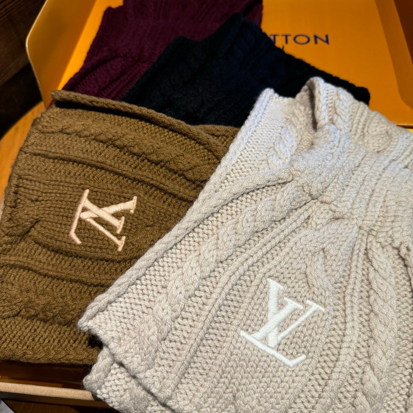 LV Freeze  Scarf 135cm Light Beige Wool 969351