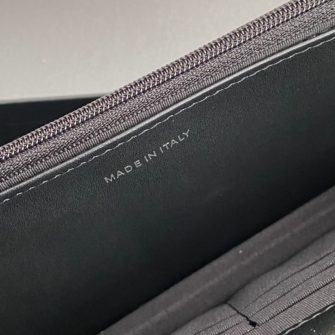 CC Woc 20cm Black Patent Calfskin Silver Hardware