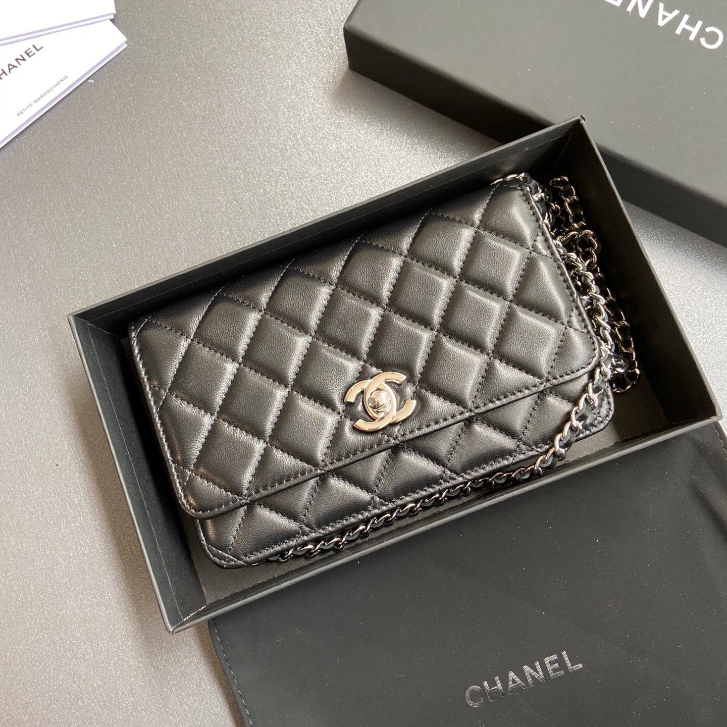 CC Wallet On Chain 20cm Black Lambskin Light Gold Hardware 240166