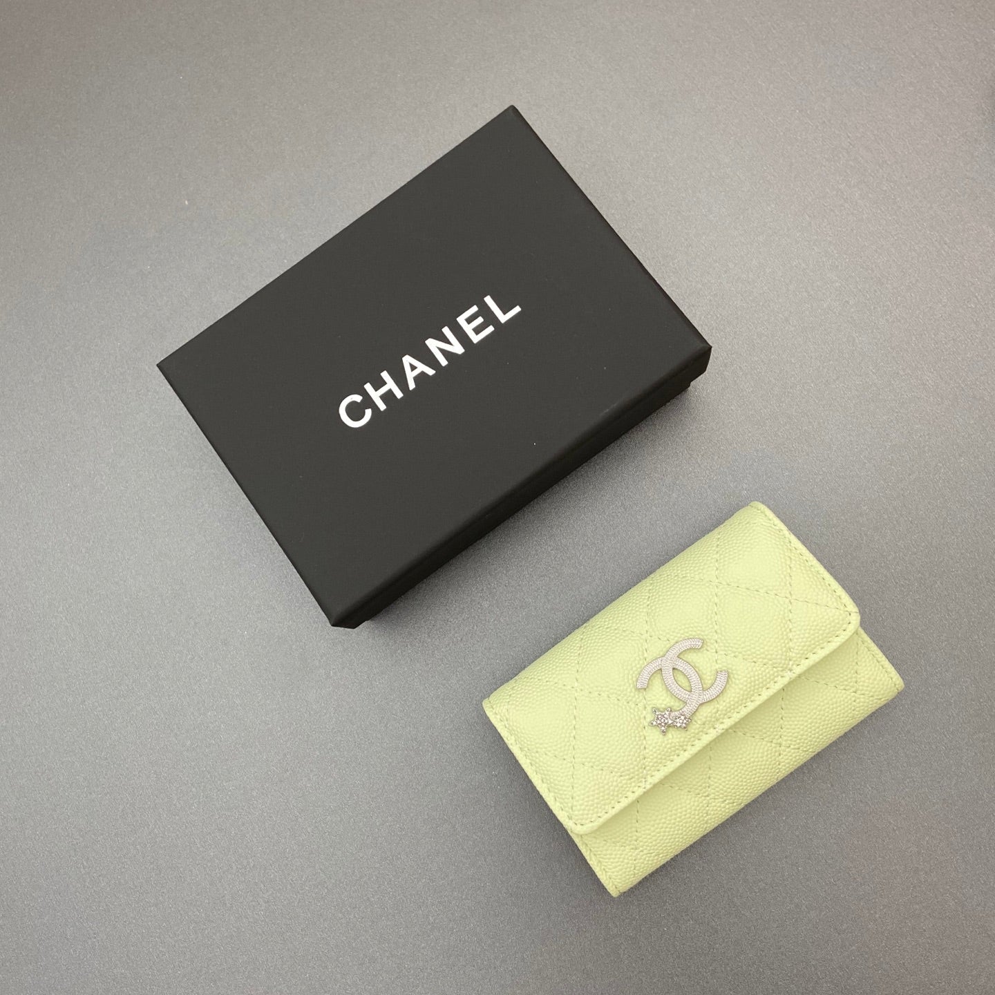 Chanel 25 Wallet With Star Logo 11cm Grained Calfskin 325087