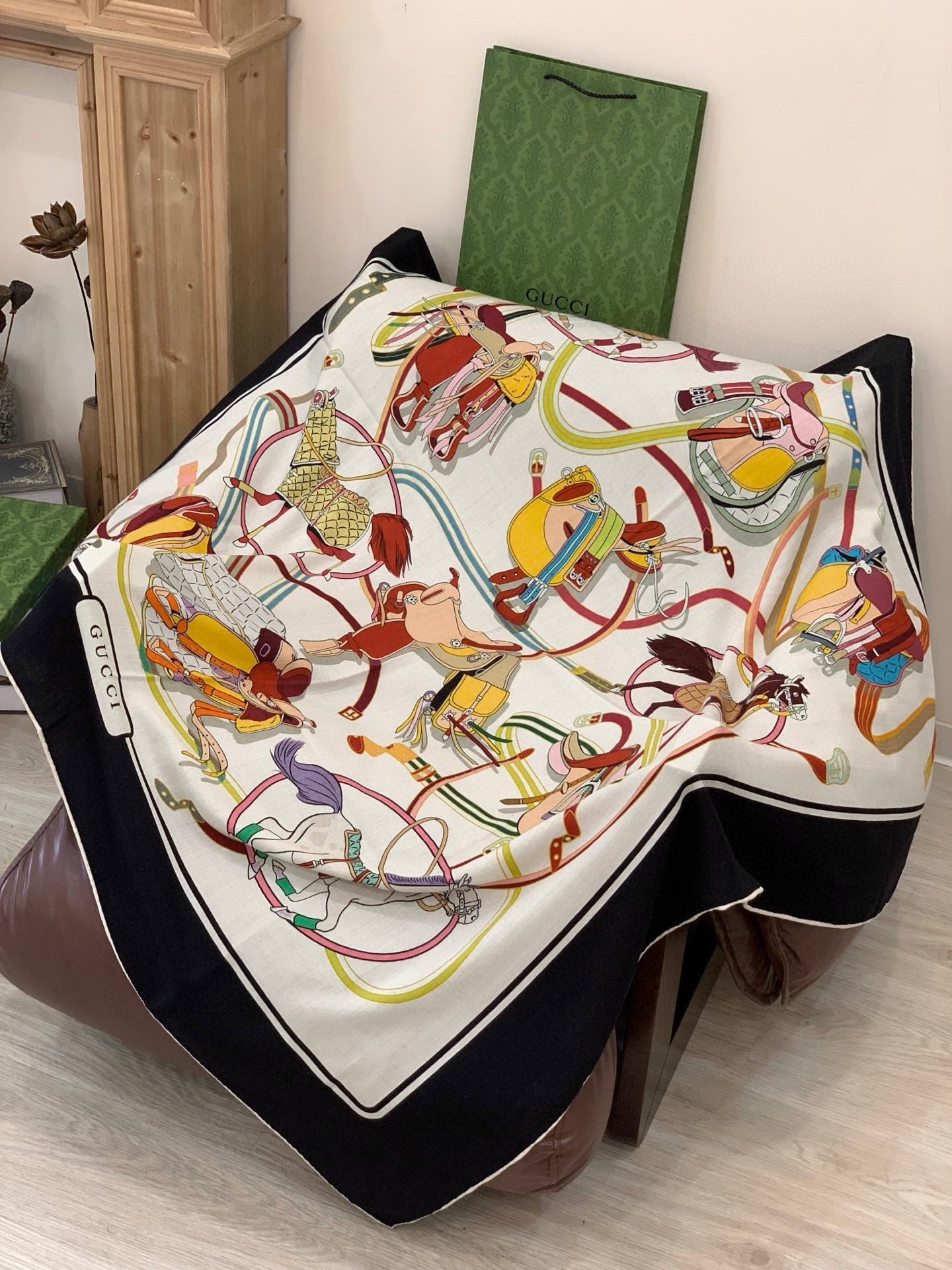 GG Horsebit 135CM White Black Cashmere Silk 275260