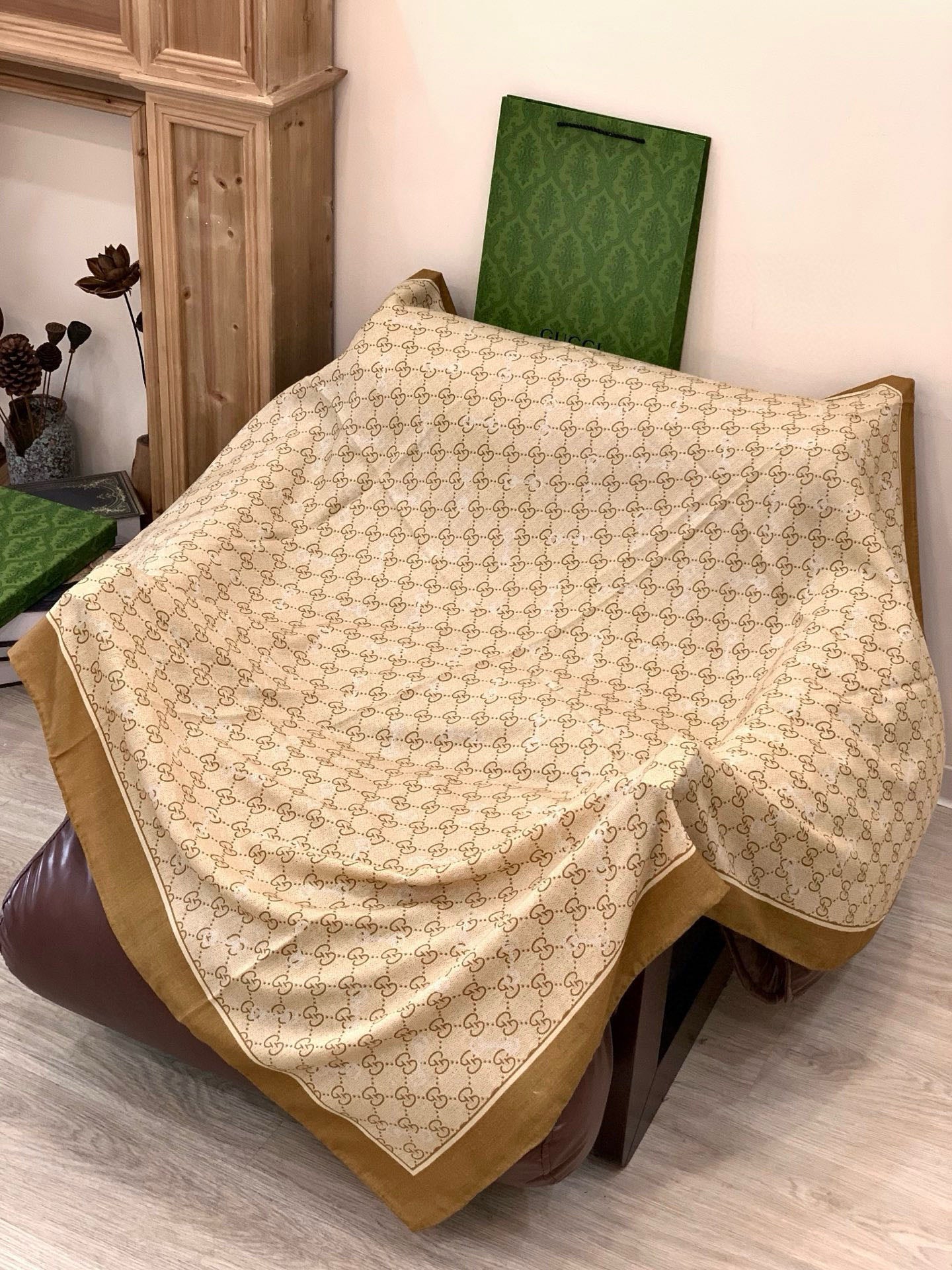 GG Classic 135CM Beige Tan Cashmere 287698