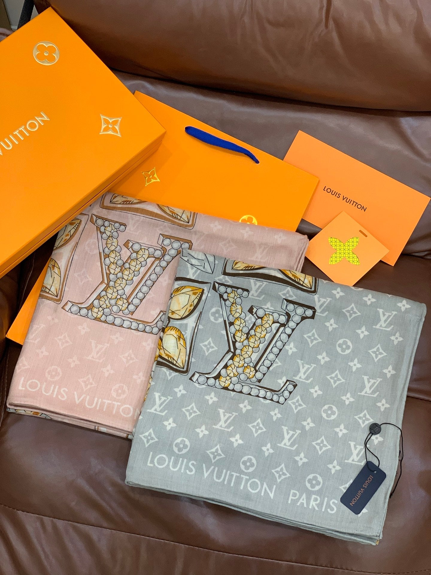 LV X TM Scarf 135CM Gray Cashmere 293193