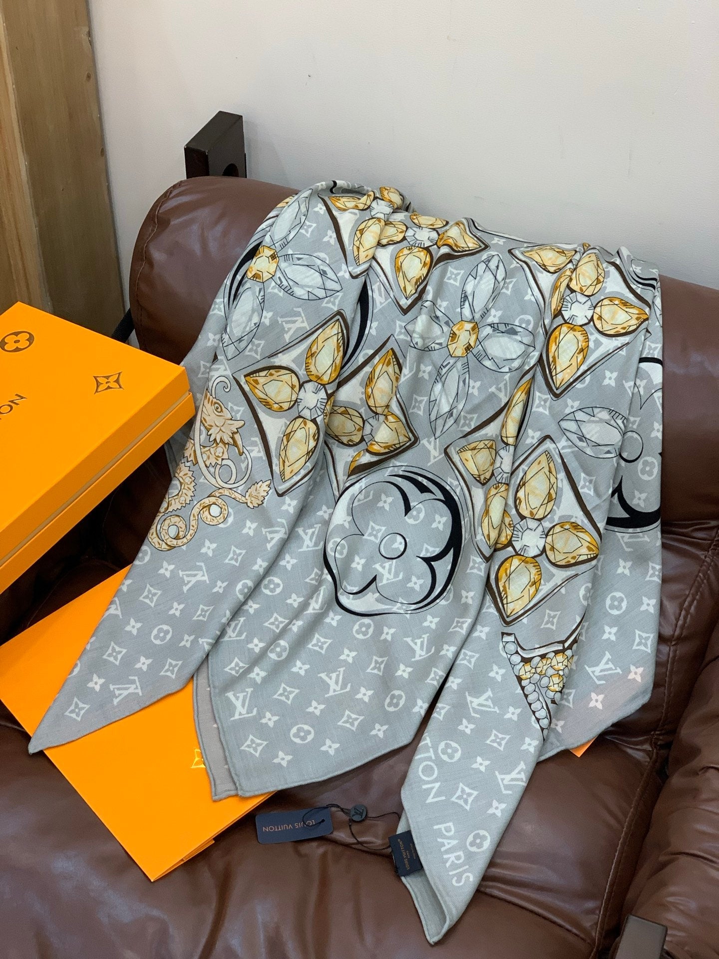 LV X TM Scarf 135CM Gray Cashmere 293193