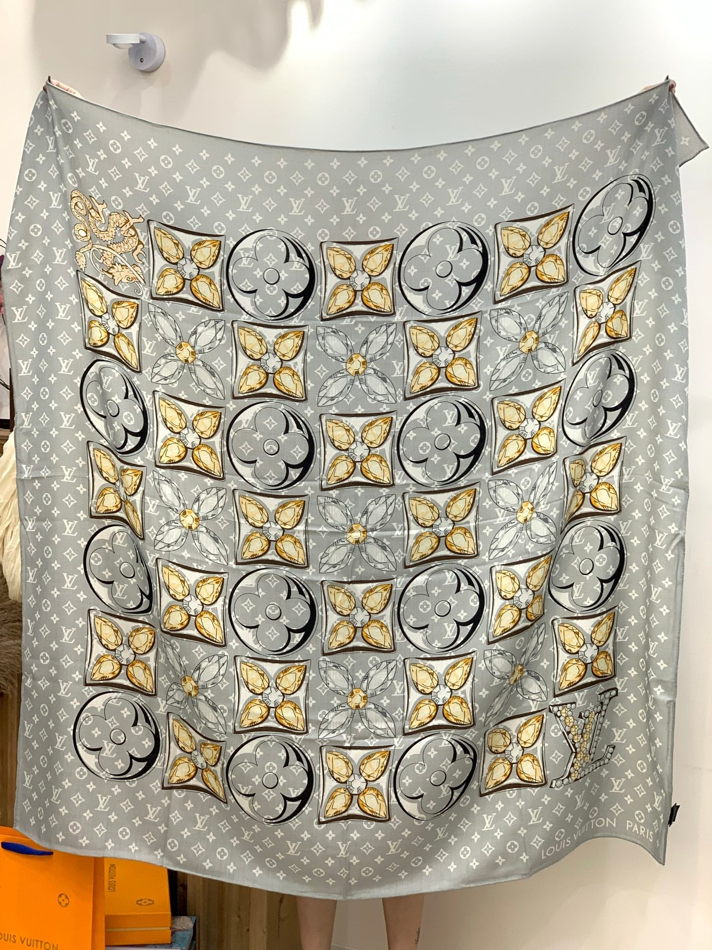 LV X TM Scarf 135CM Gray Cashmere 293193