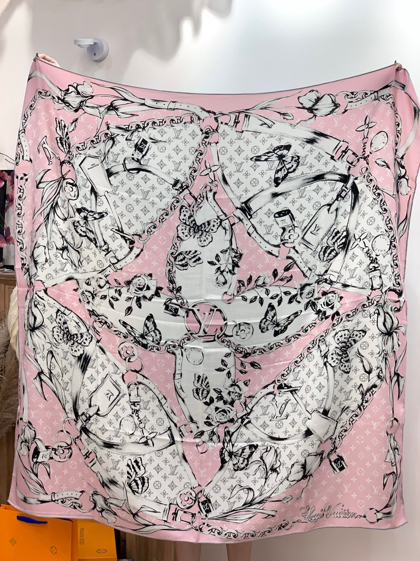 LV X TM Scarf 135CM Pink White Cashmere 293202