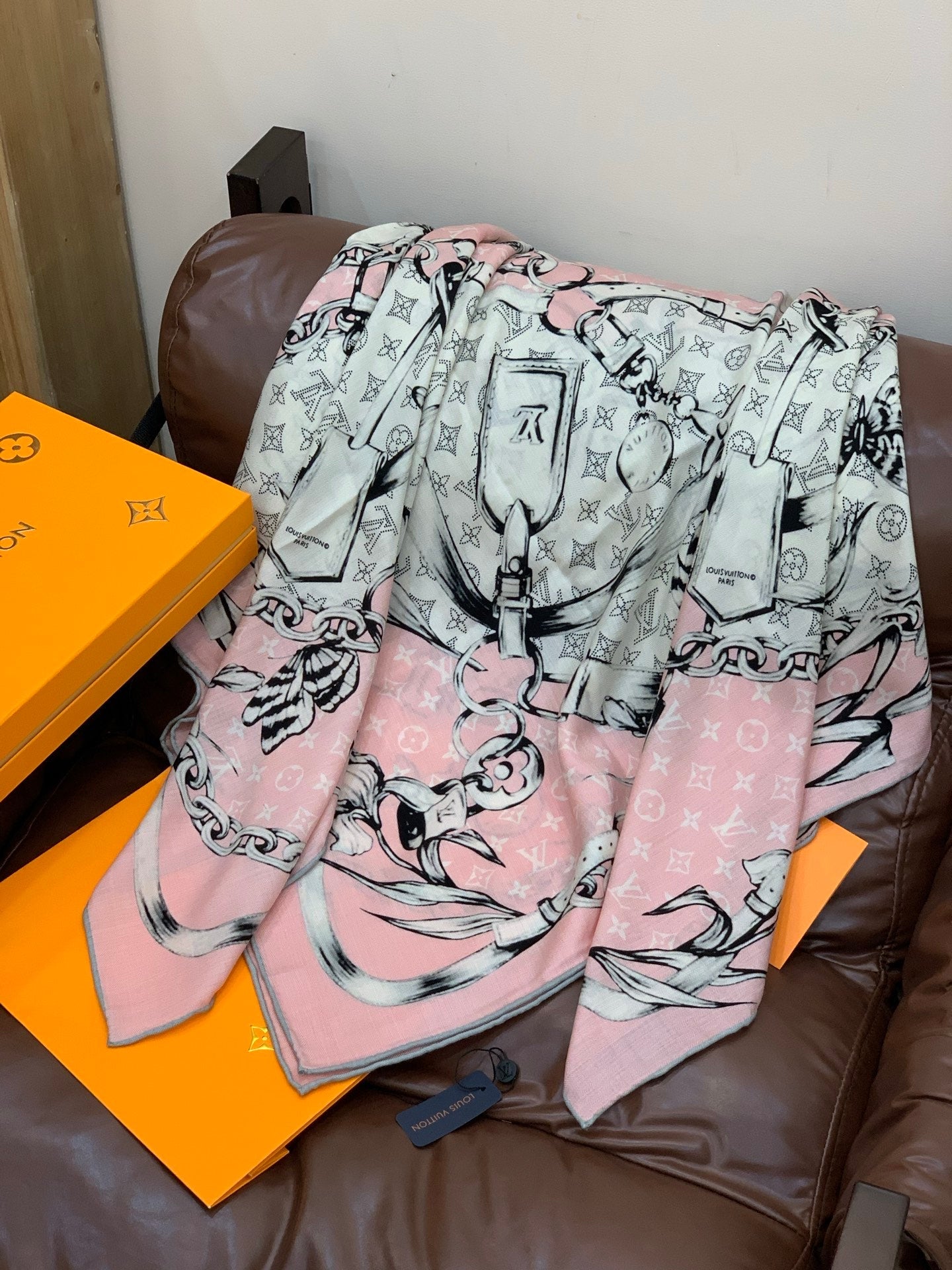 LV X TM Scarf 135CM Pink White Cashmere 293202