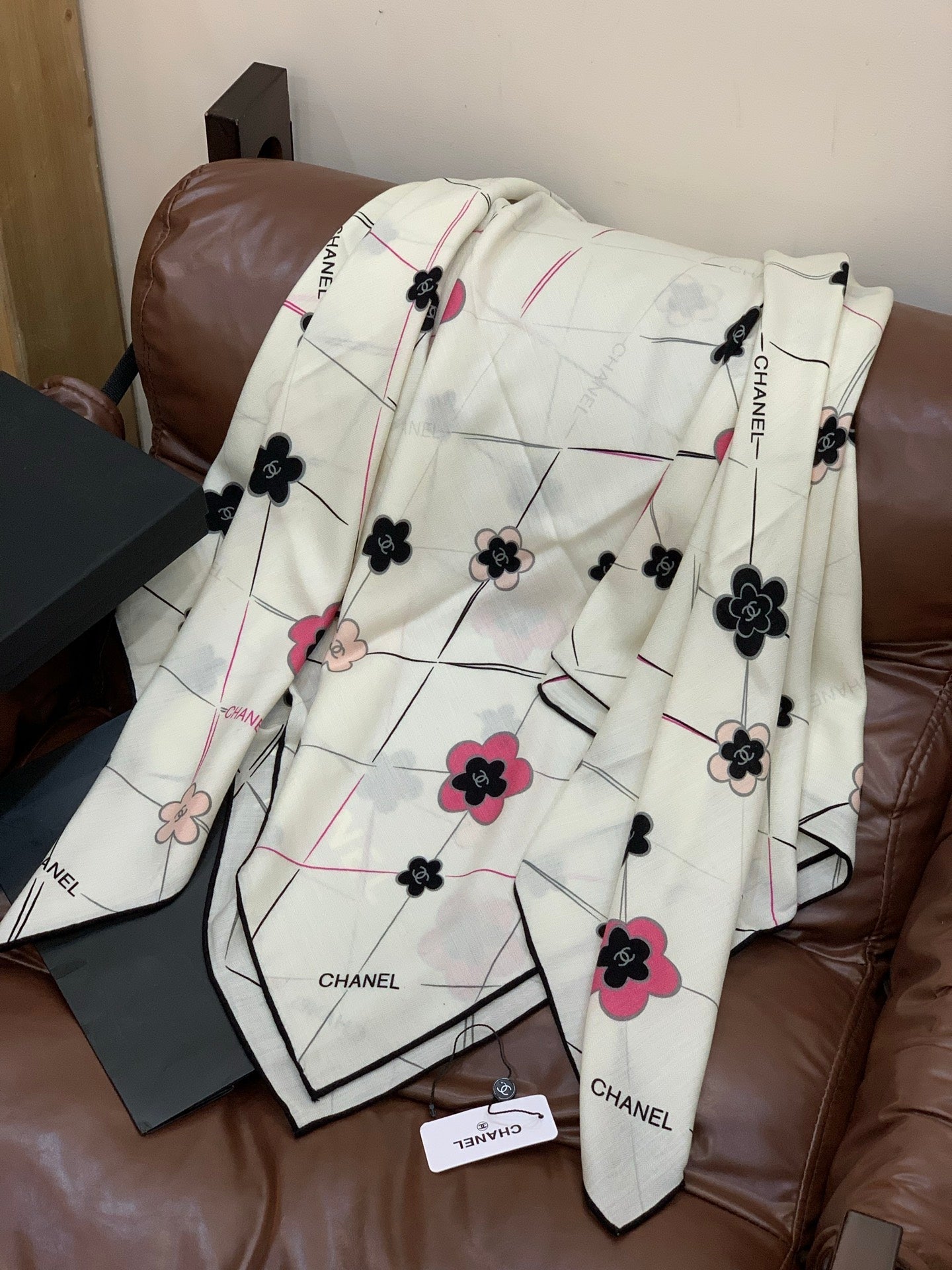 CC 25 Scarf 140cm White Pink Cashmere 293176