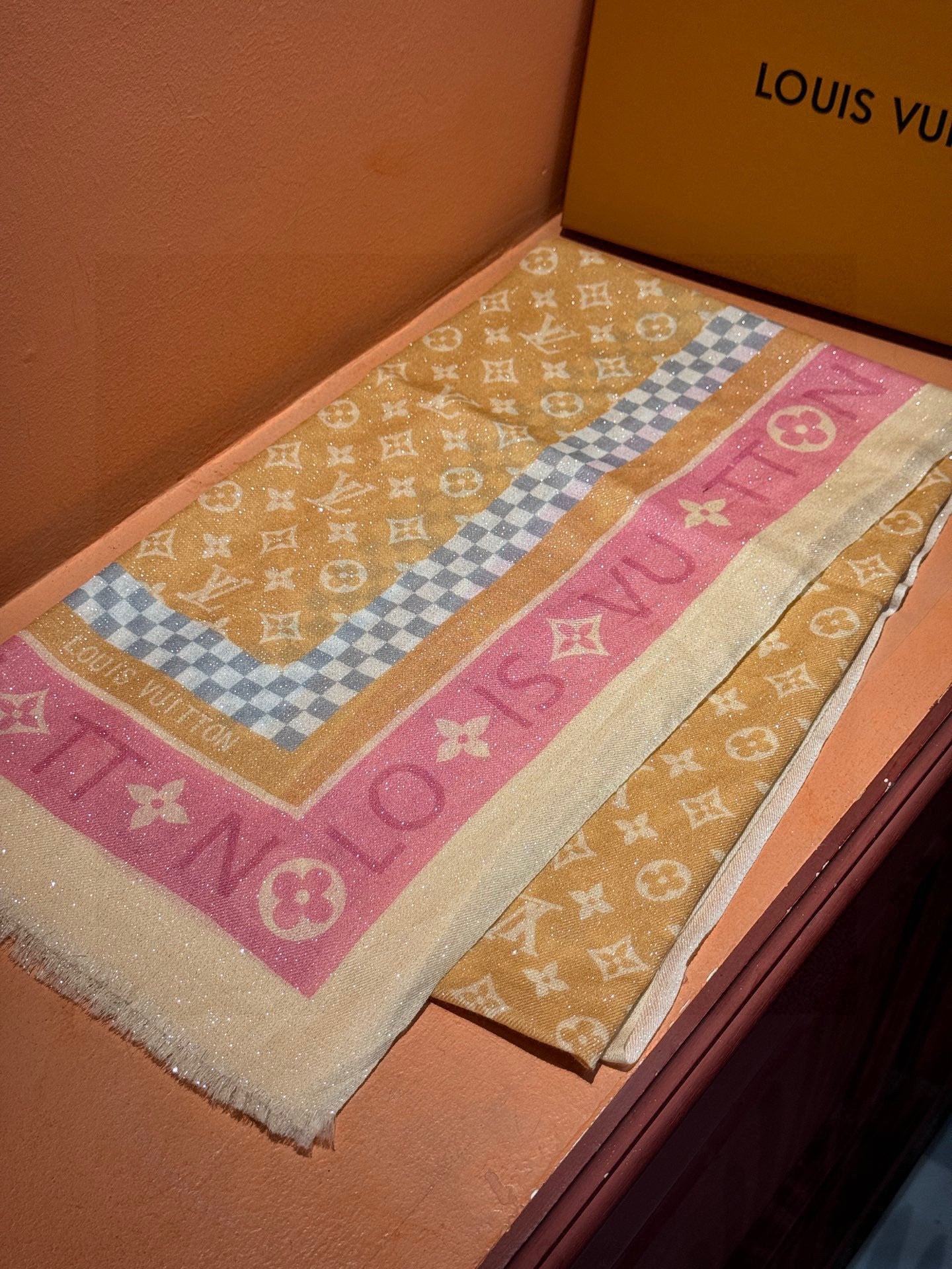 LV 25ss Scarf 200CM Yellow Pink Cashmere 293151