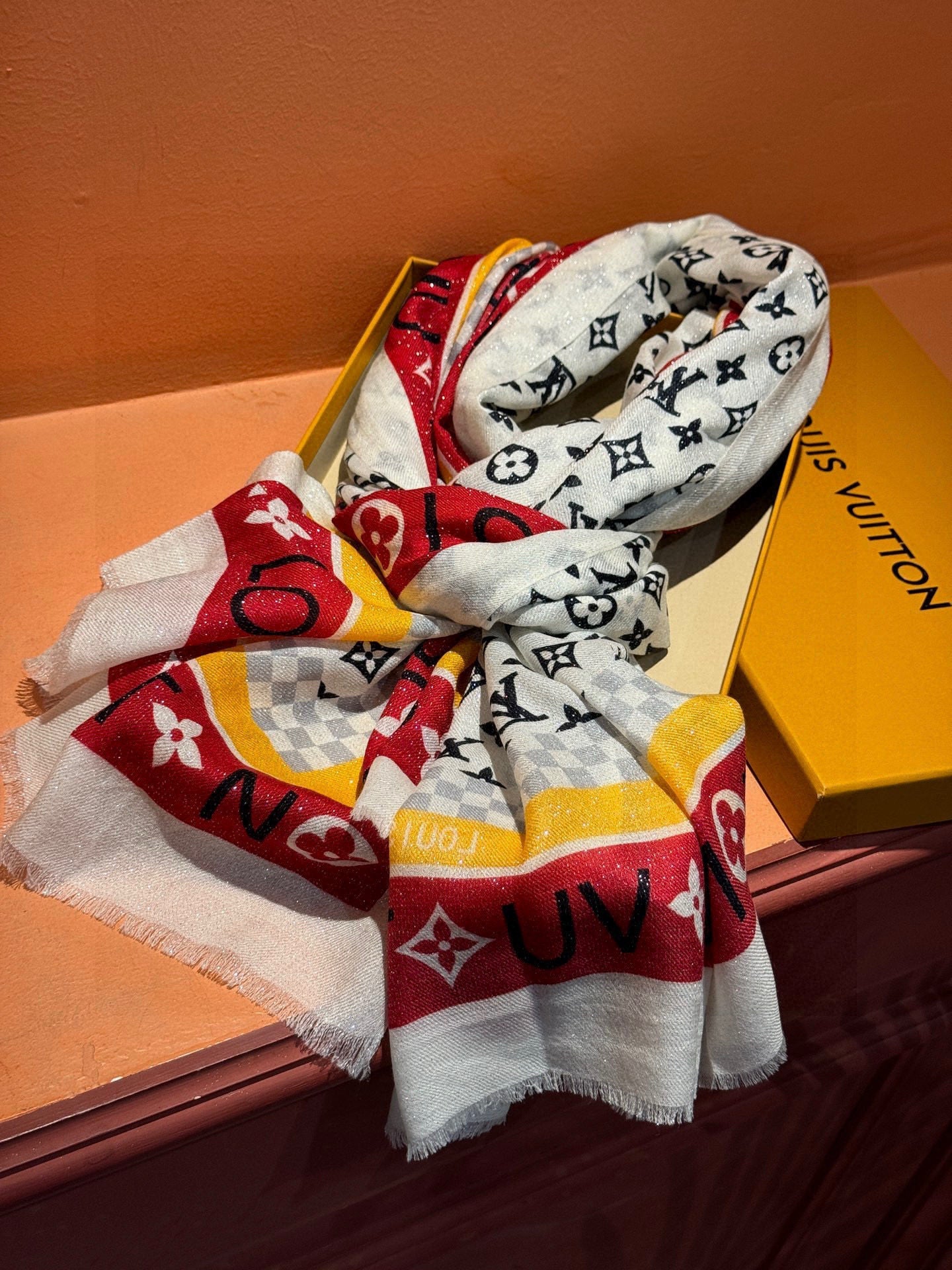 LV 25ss Scarf 200CM White Red Cashmere 293153