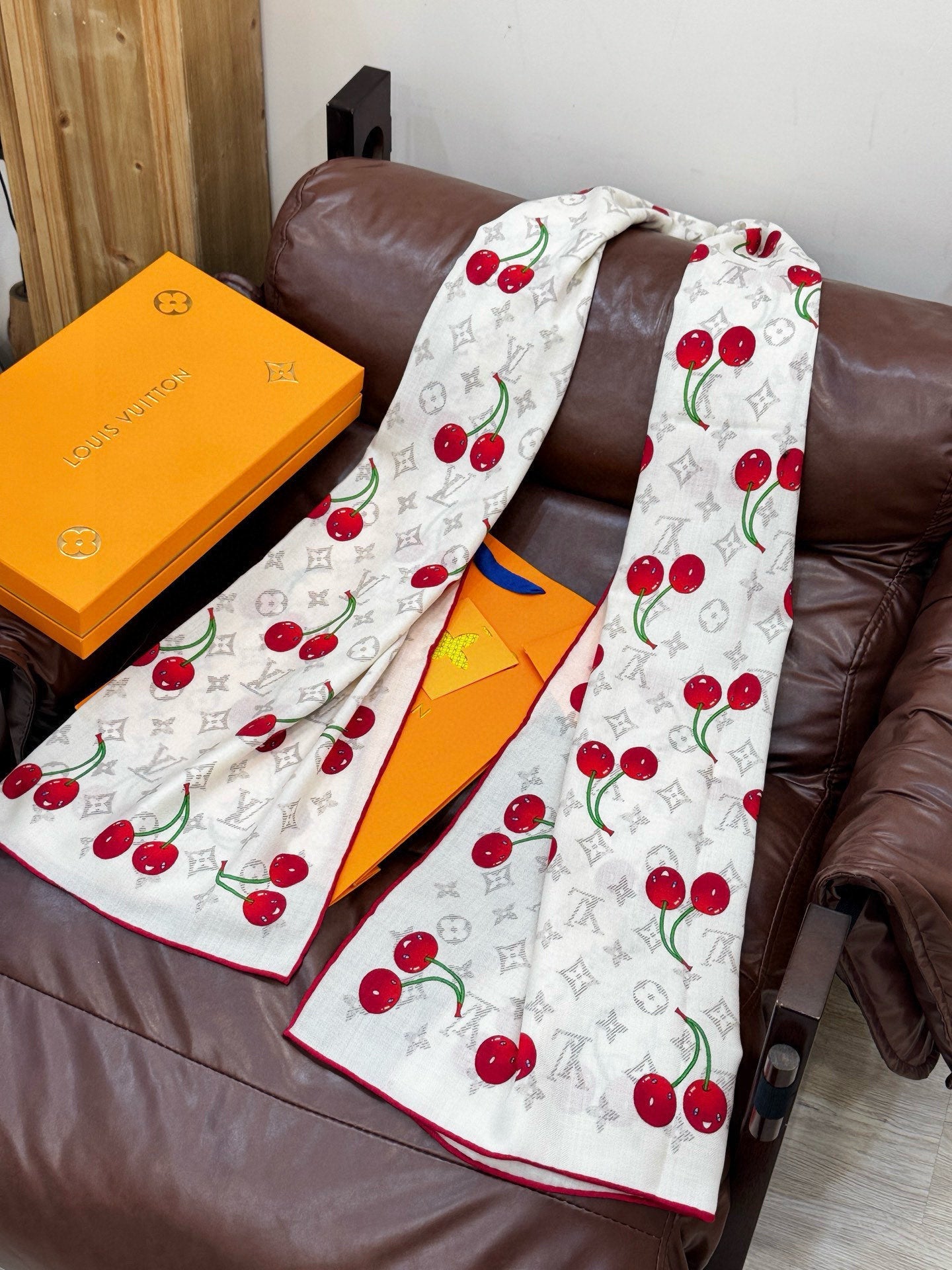 LV X TM Monogram Scarf 180CM White Red Cashmere 293168