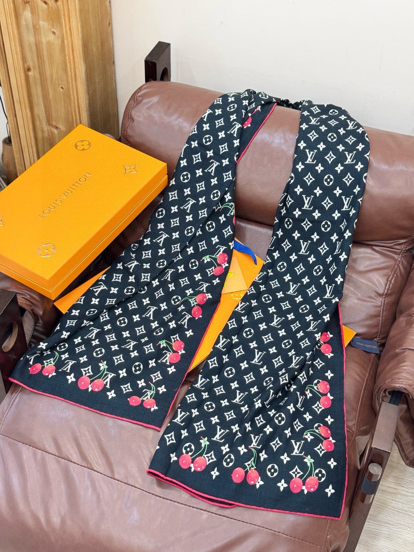 LV X TM Monogram Scarf 180CM Black Red Cashmere 293170