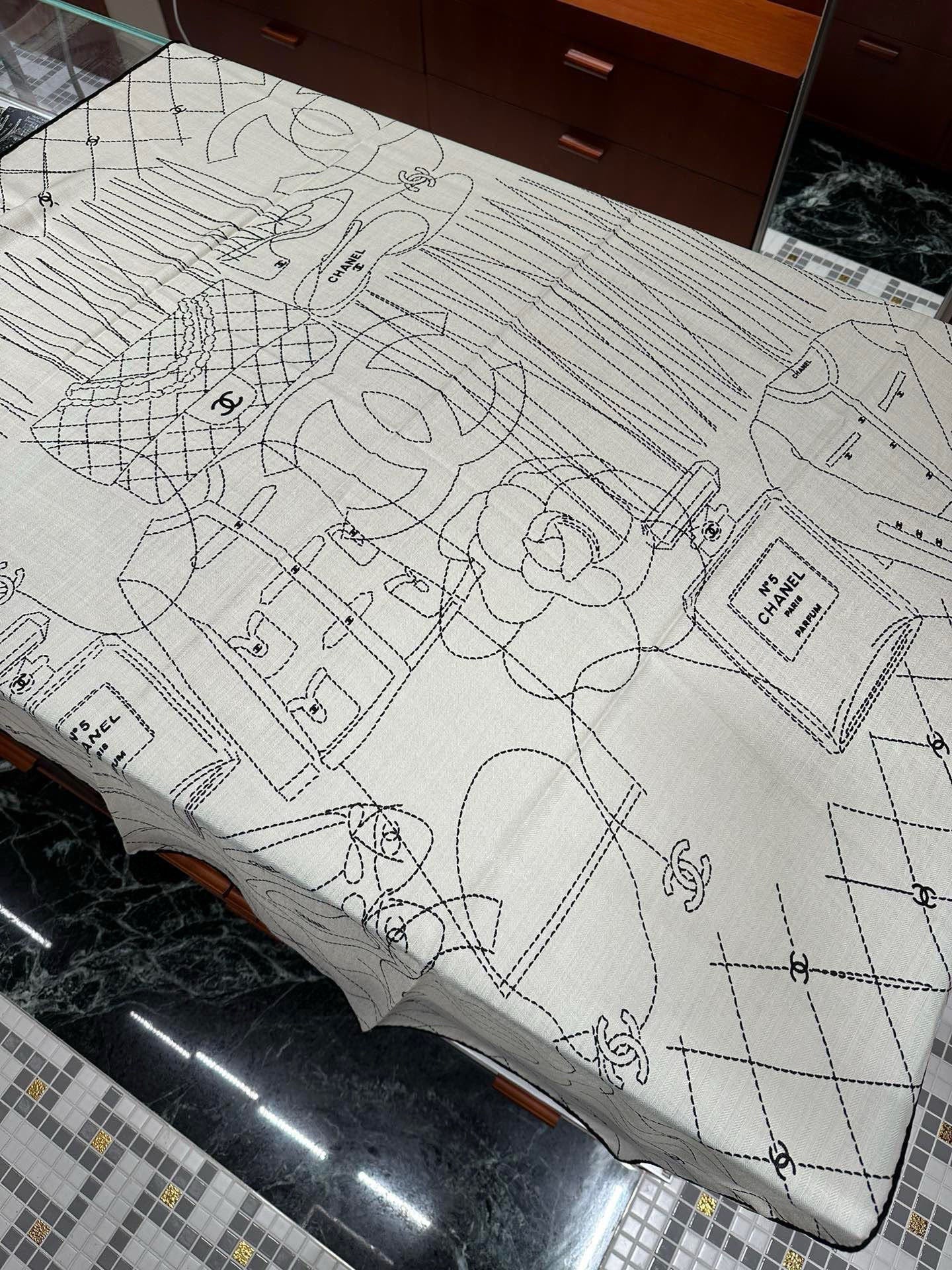 CC 25 Scarf 140cm White Black Cashmere 293212