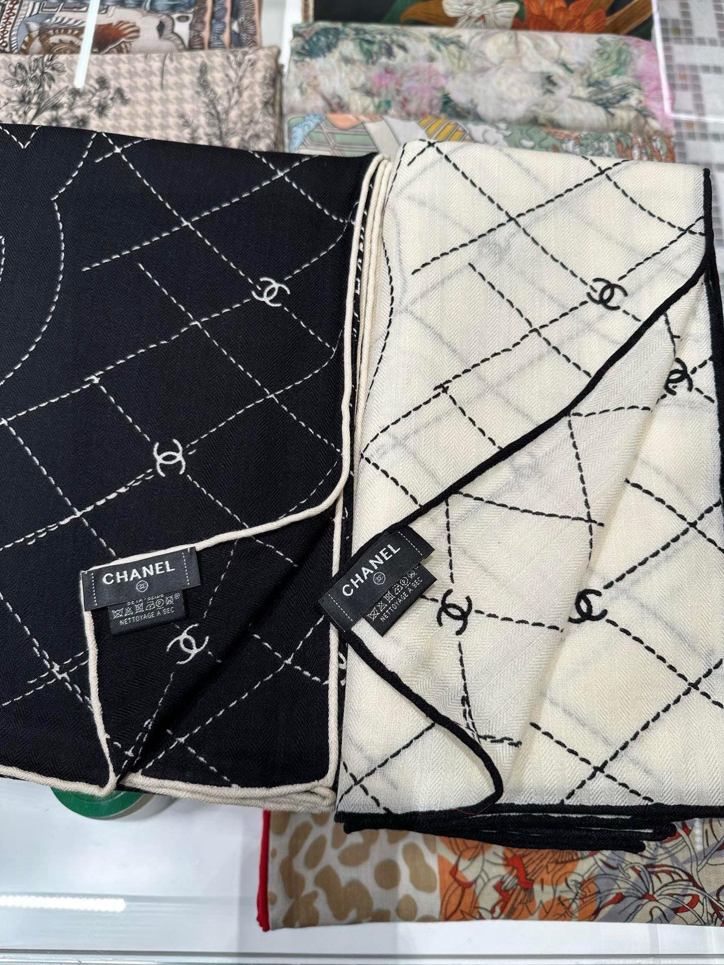 CC 25 Scarf 140cm Black Cashmere 293213