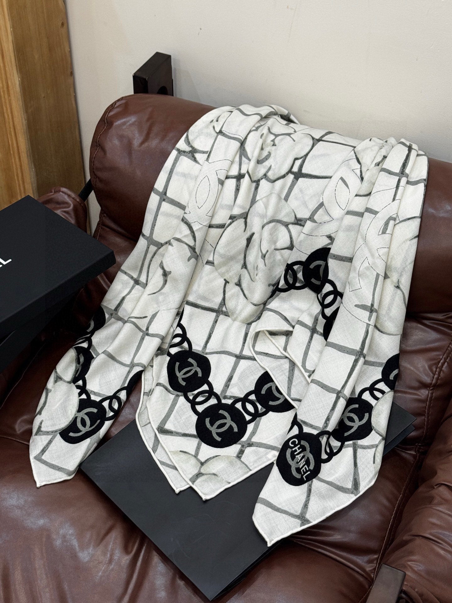 CC 25 Scarf 140cm Black White Cashmere 293218