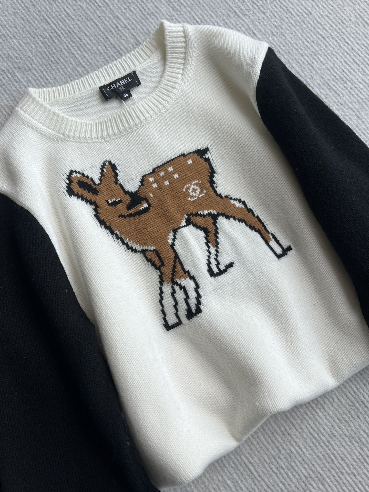 Chanel 25 Deer Print Sweater White mix Black Wool 318394