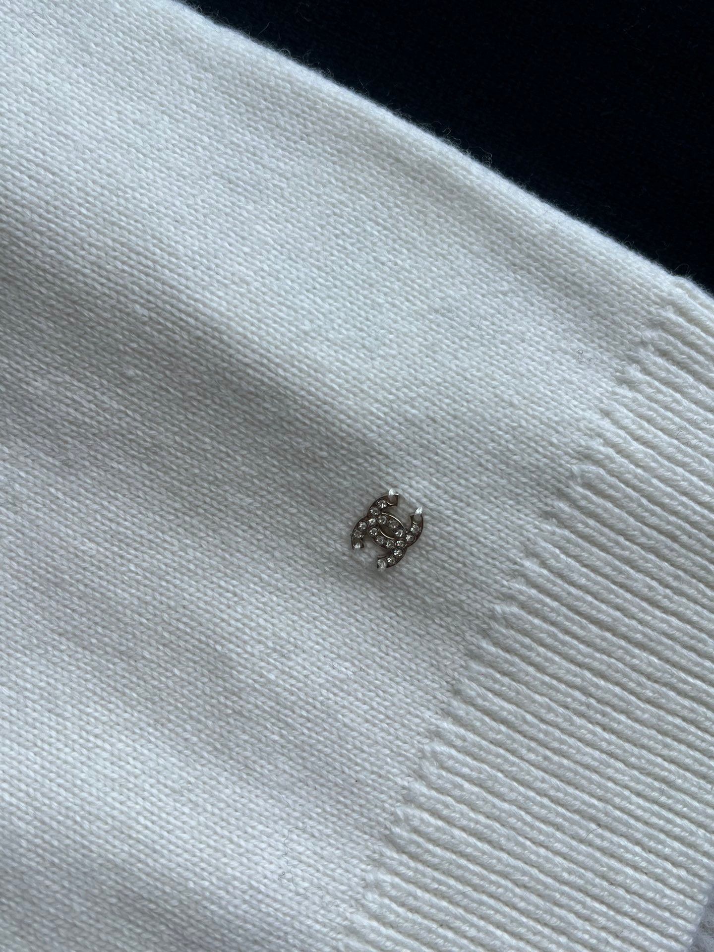 Chanel 25 Deer Print Sweater White mix Black Wool 318394