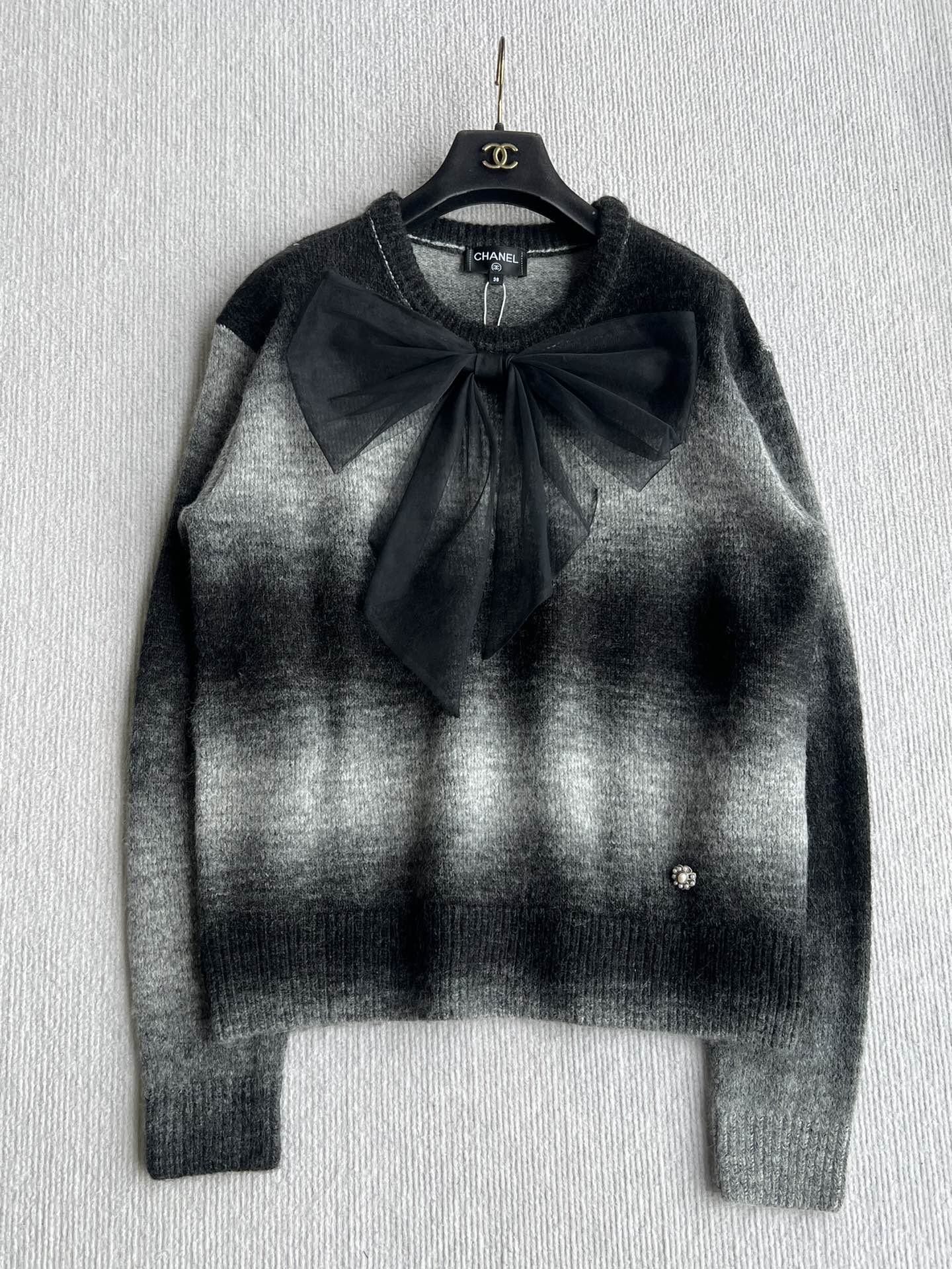 Chanel 25 Bow Round Neck Sweater Black Gray Cashmere 316413