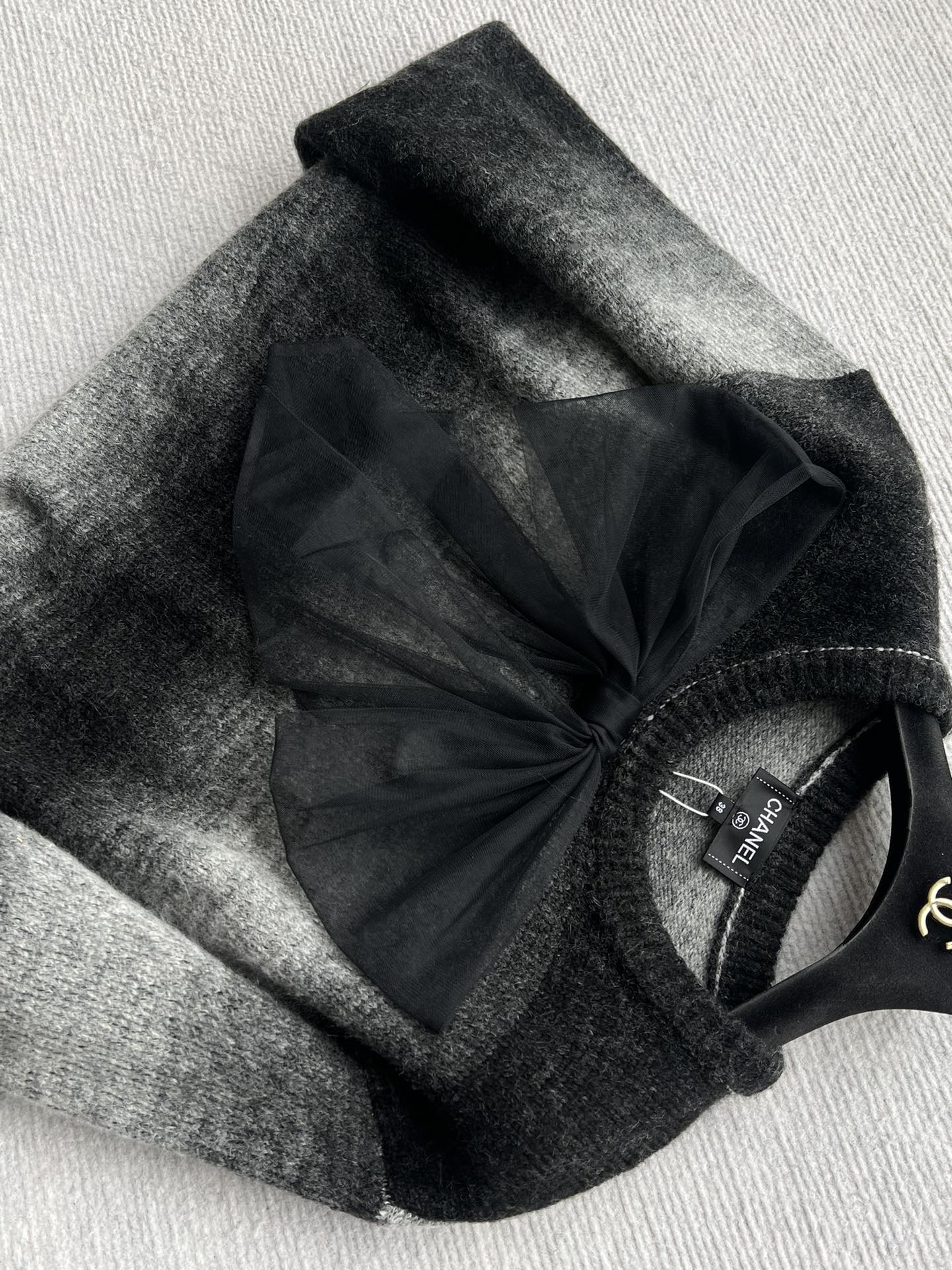 Chanel 25 Bow Round Neck Sweater Black Gray Cashmere 316413