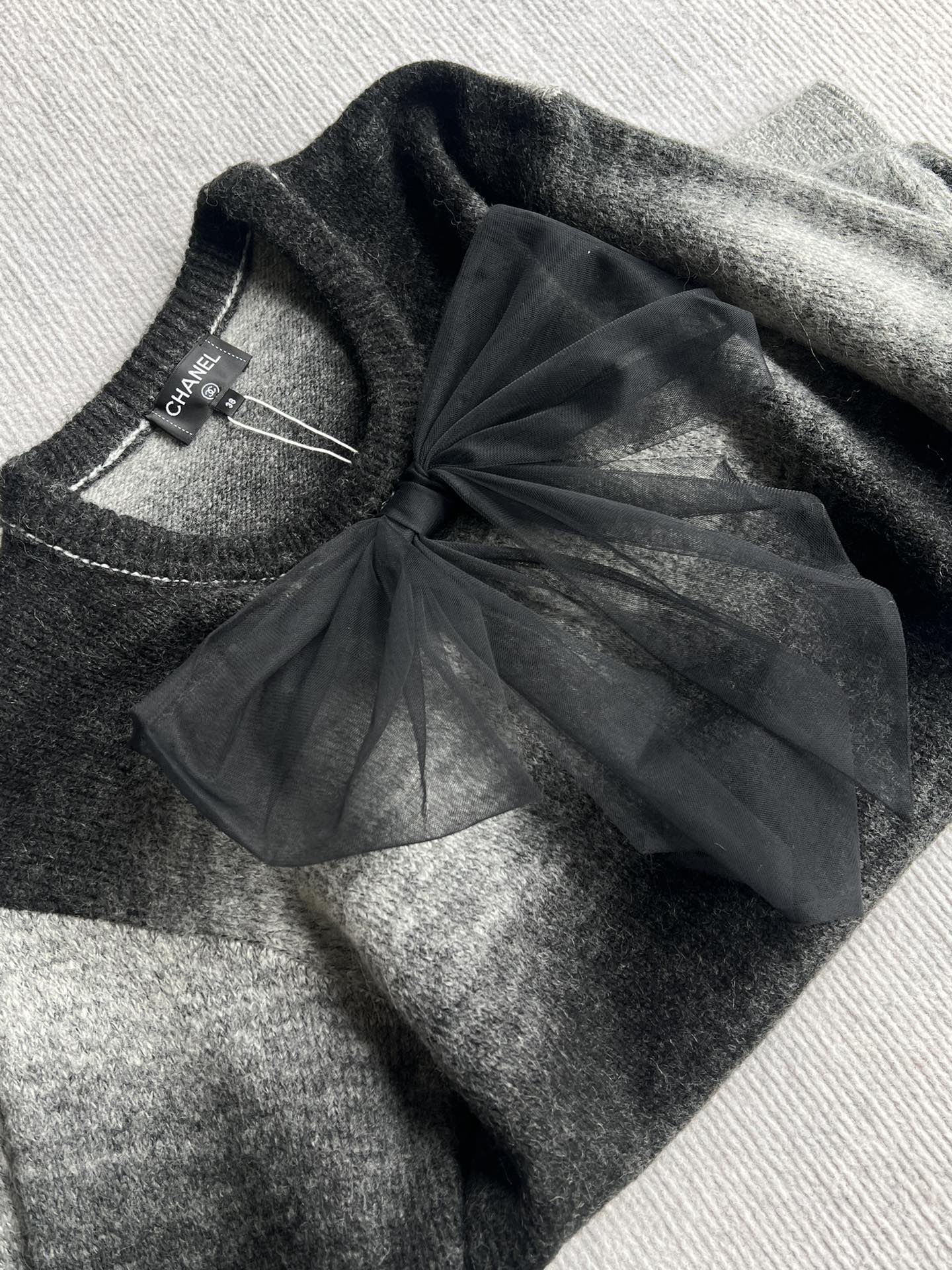 Chanel 25 Bow Round Neck Sweater Black Gray Cashmere 316413