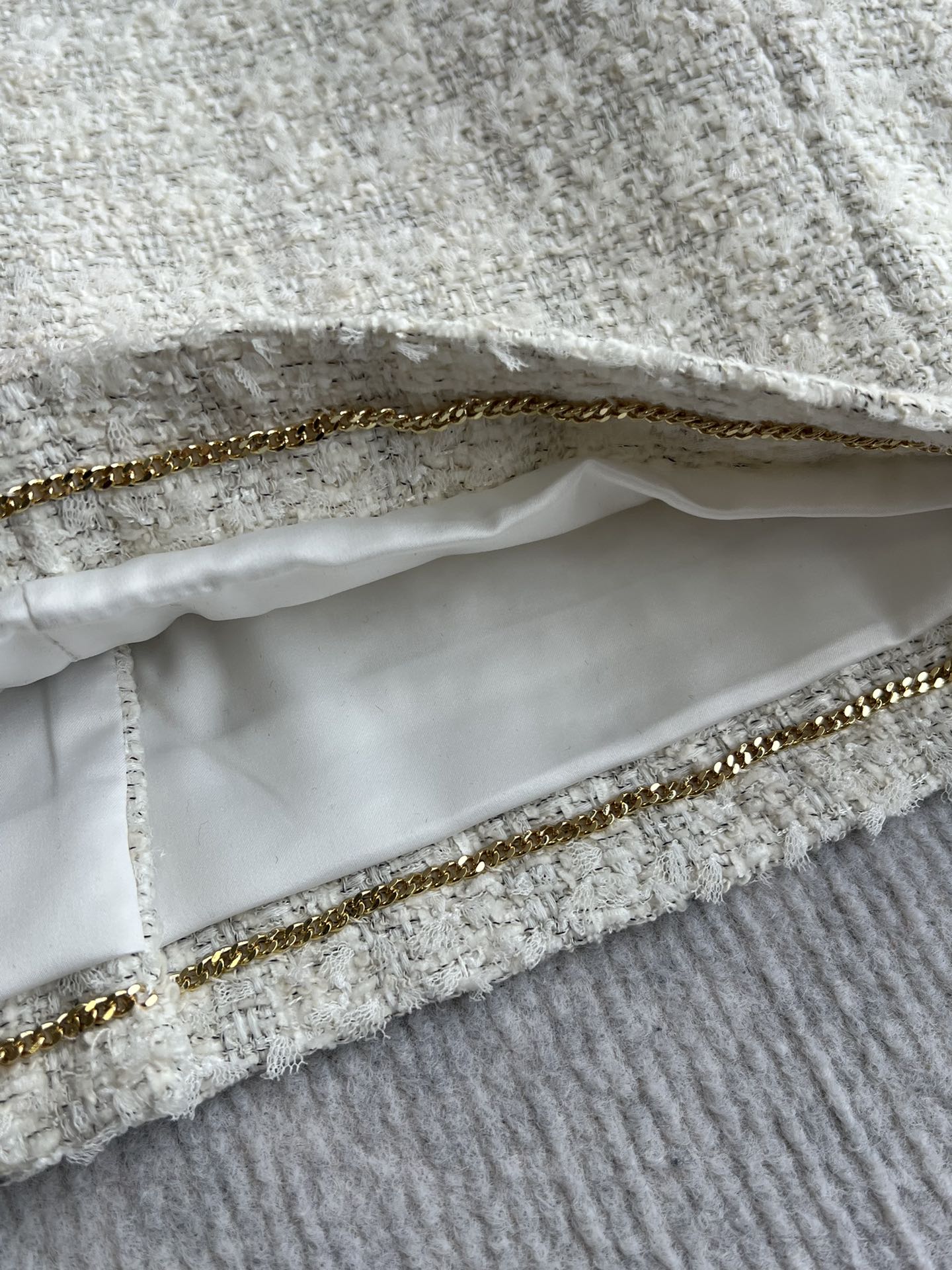 Chanel 2025 White Woven Tweed Fabric Jacket 318544
