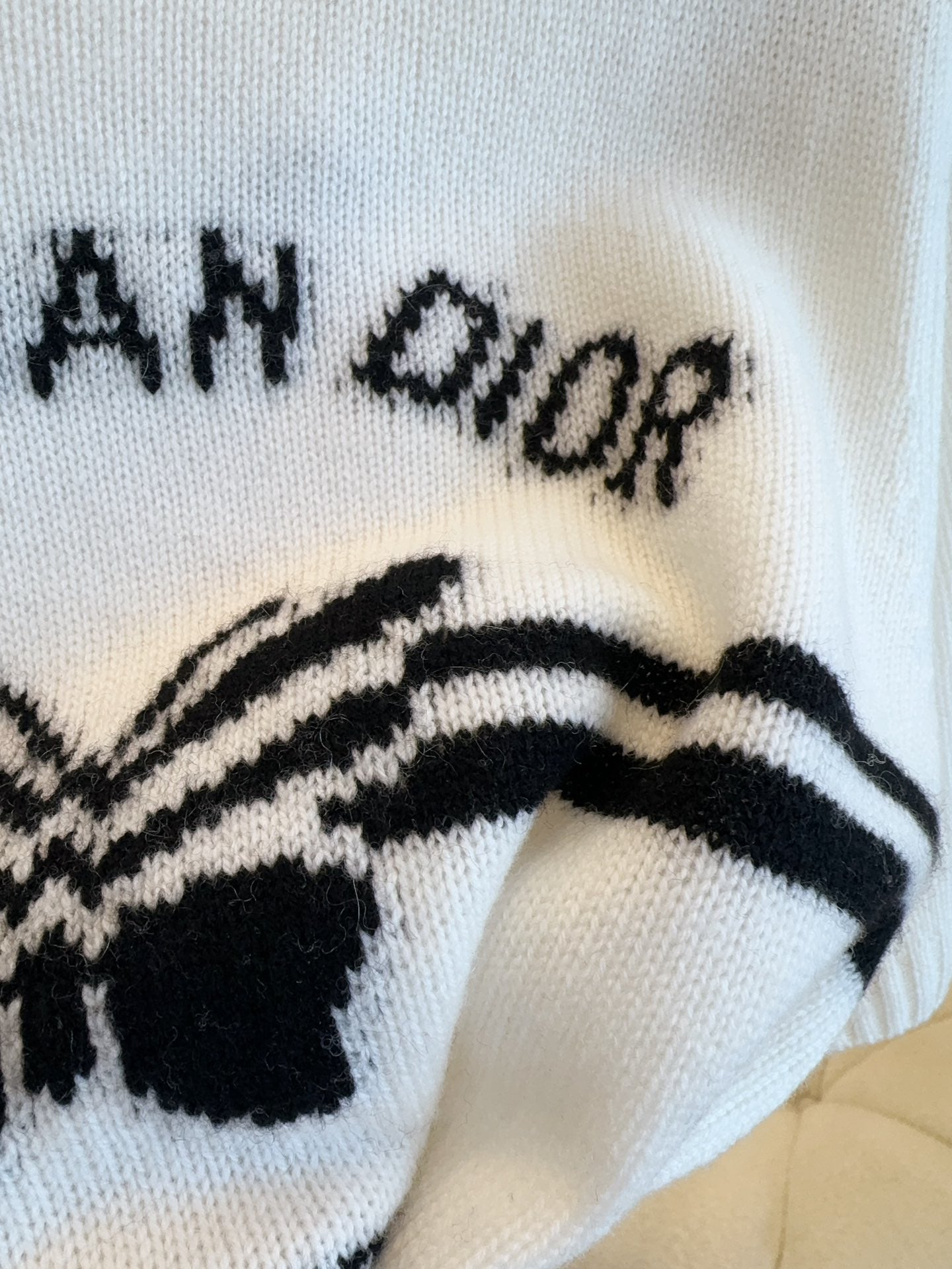 CD 25 Butterfly Knitted Short Sleeves Top White Black Cotton