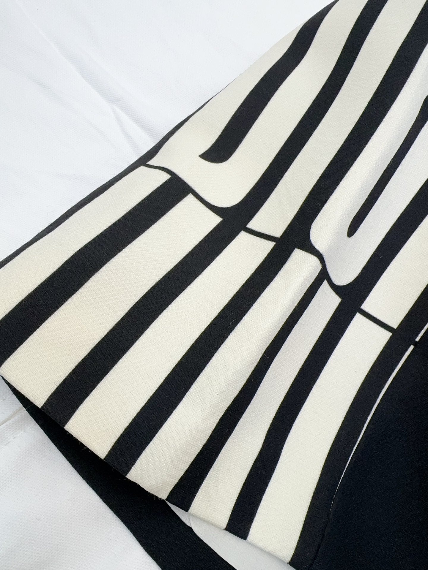 CD 25 Suspender Skirt Black Beige Silk Wool