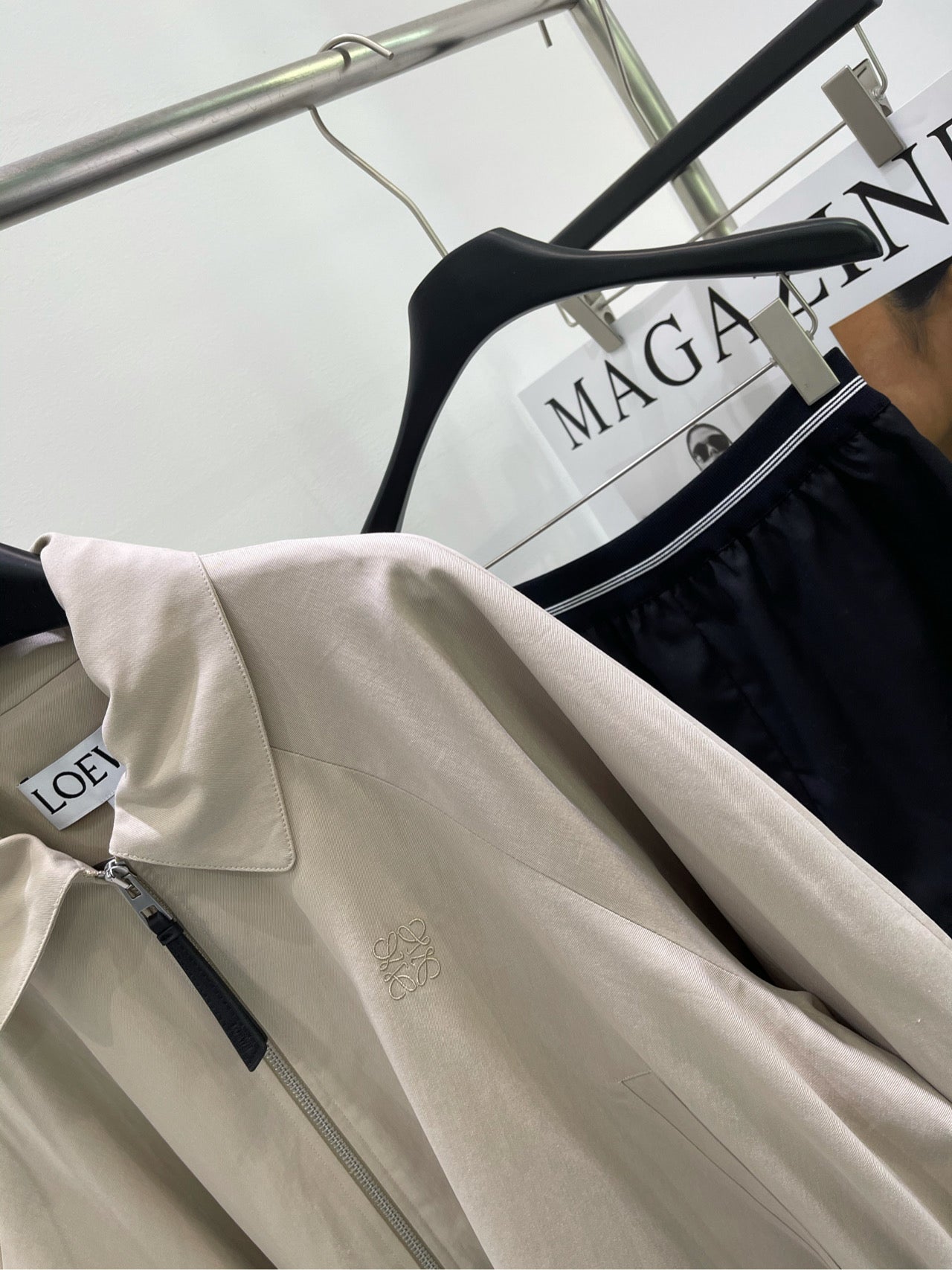 Loewe 2025 Zippered Short Trench Coat Light Khaki Cotton 217881