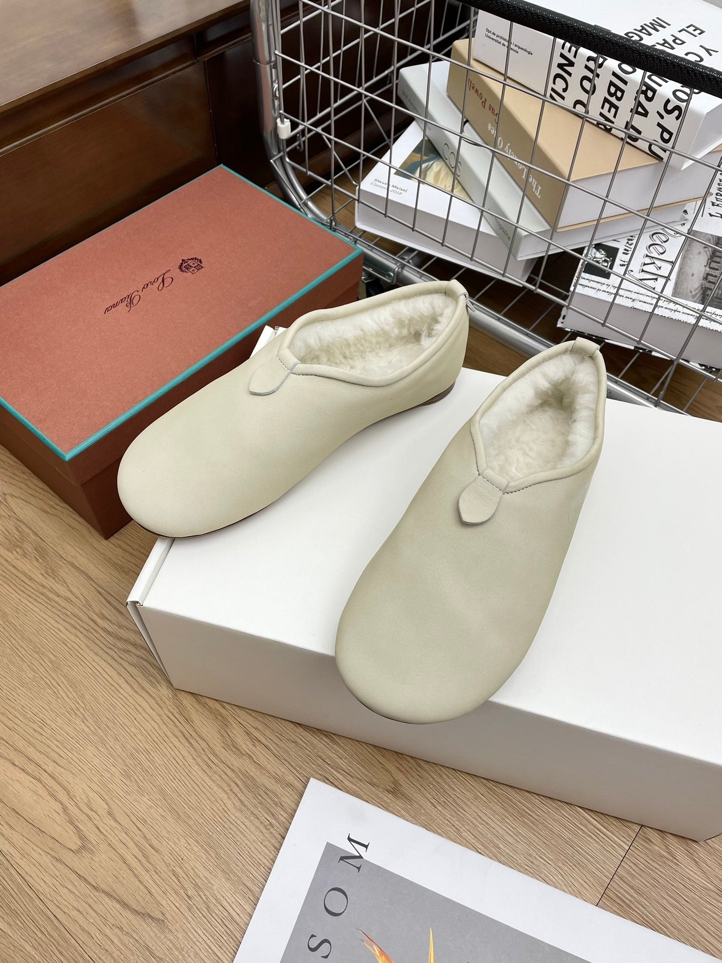 LP Cocooning Floaty Flat Ivory White Wool Fleece Lining And Lambskin 989989