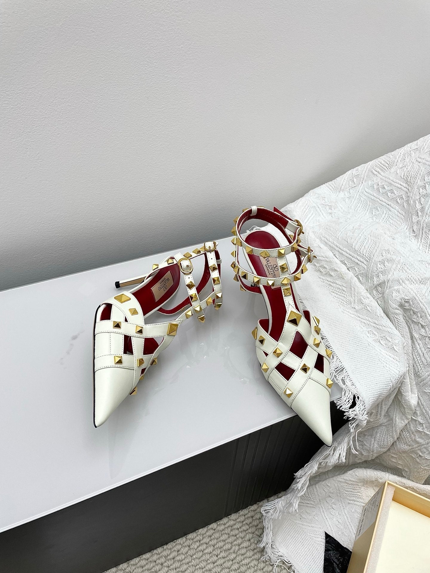 VT 26s Slingback 80 White Burgundy Lambskin 611375