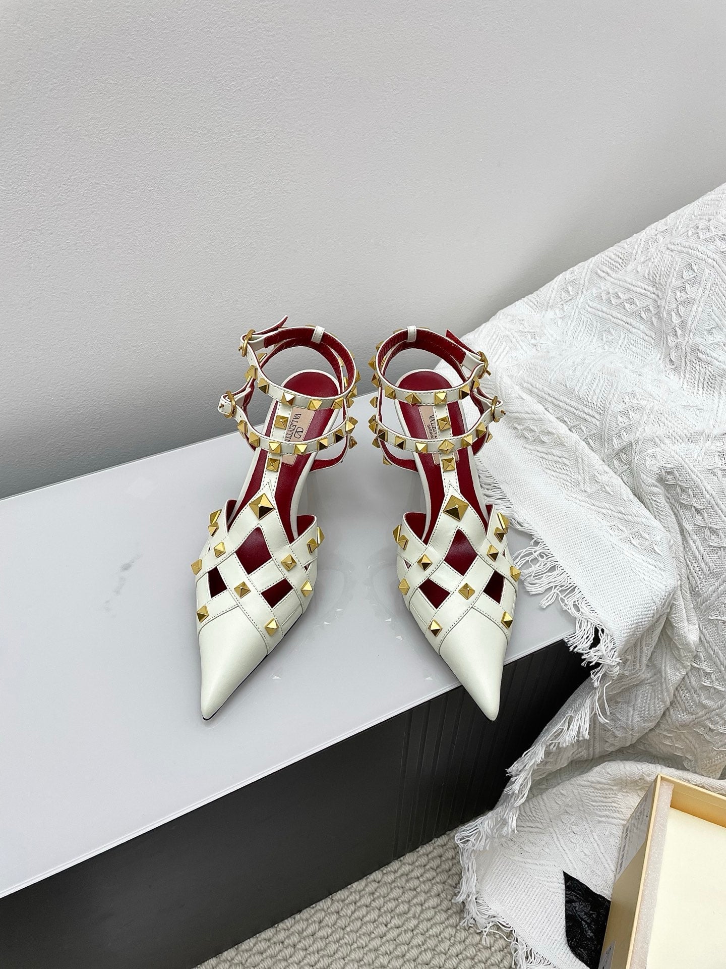 VT 26s Slingback 80 White Burgundy Lambskin 611375