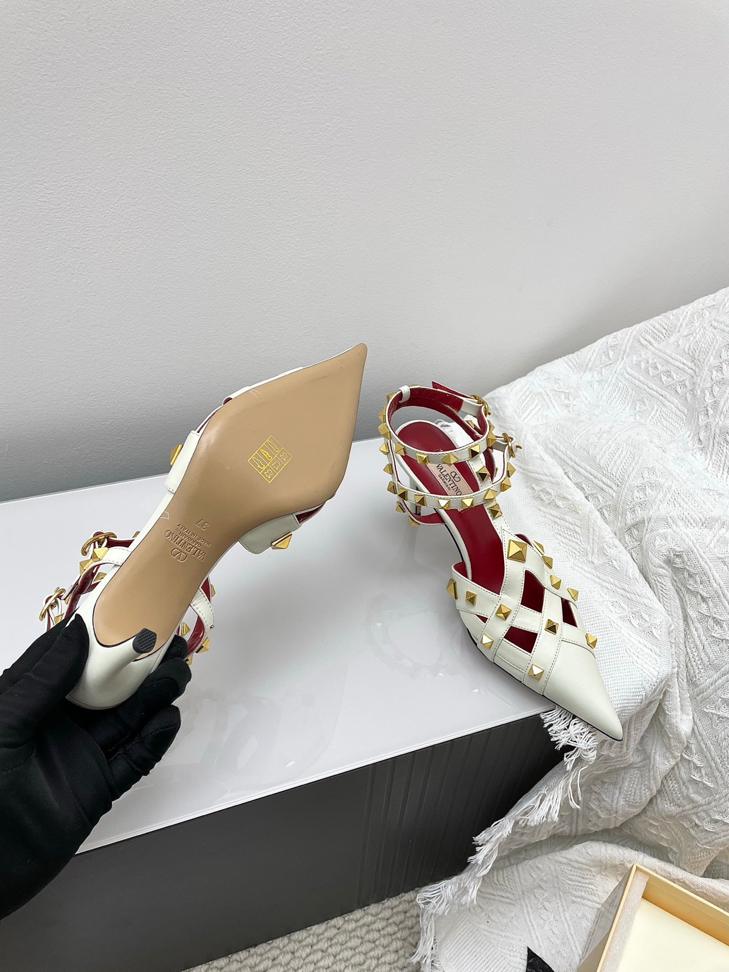 VT 26s Slingback 80 White Burgundy Lambskin 611375