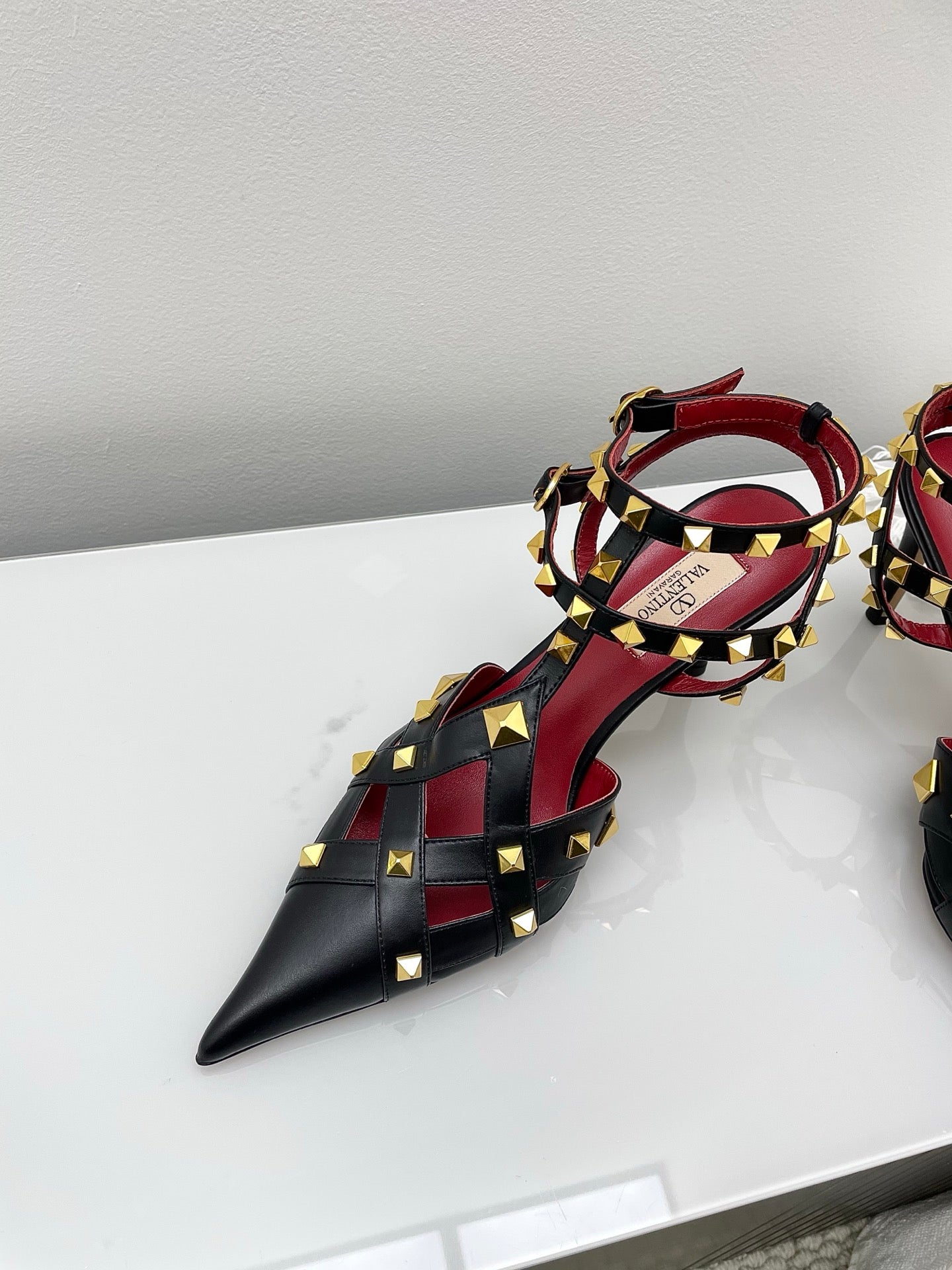 VT 26s Slingback 80 Black Burgundy Lambskin 611376