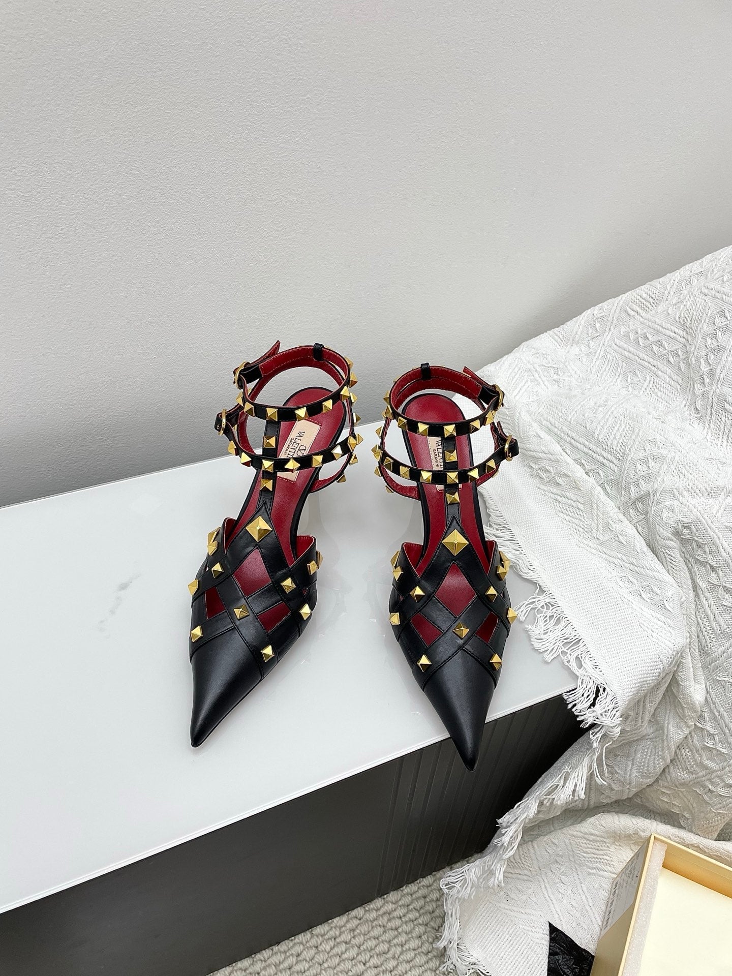 VT 26s Slingback 80 Black Burgundy Lambskin 611376