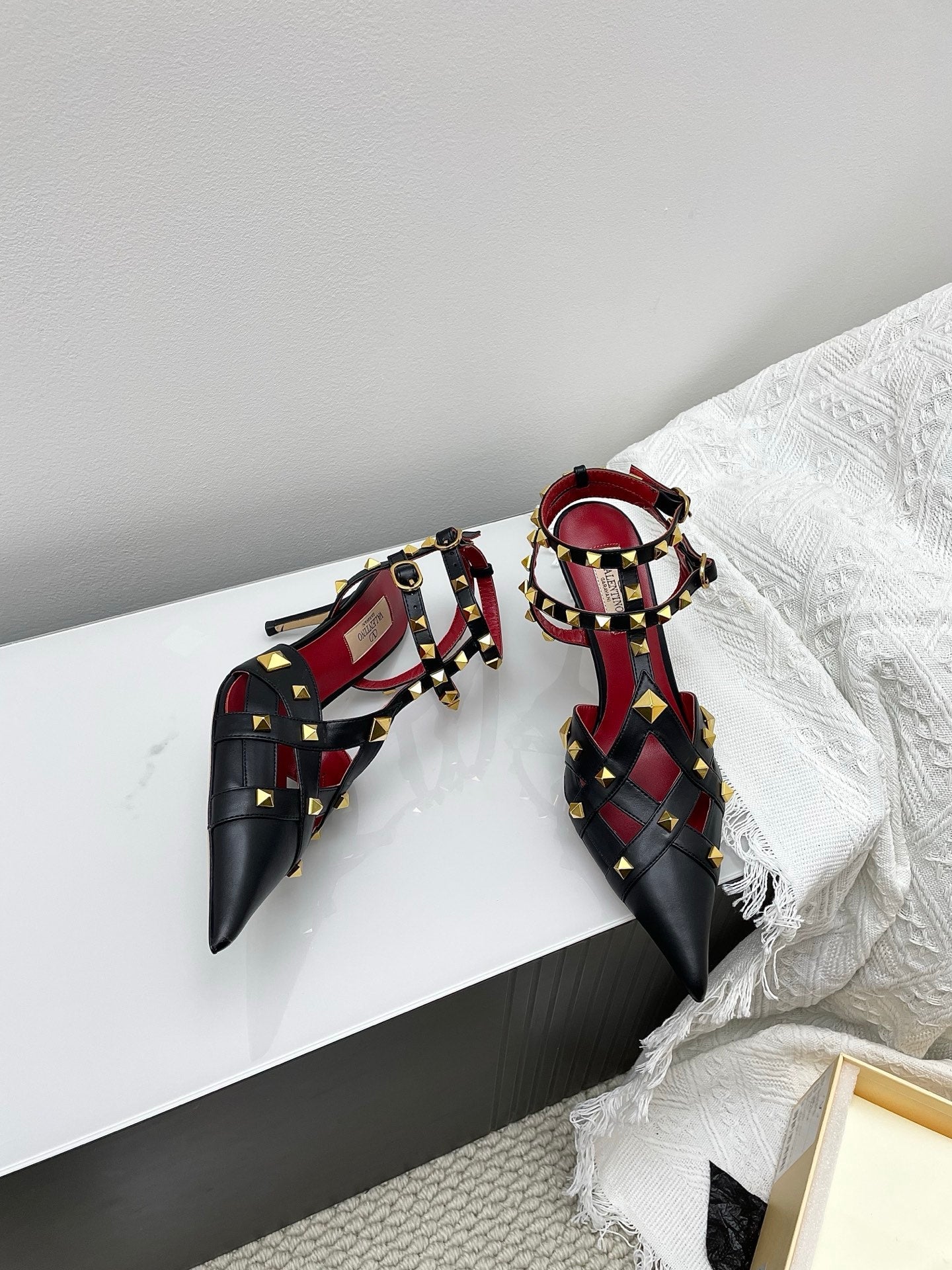 VT 26s Slingback 80 Black Burgundy Lambskin 611376