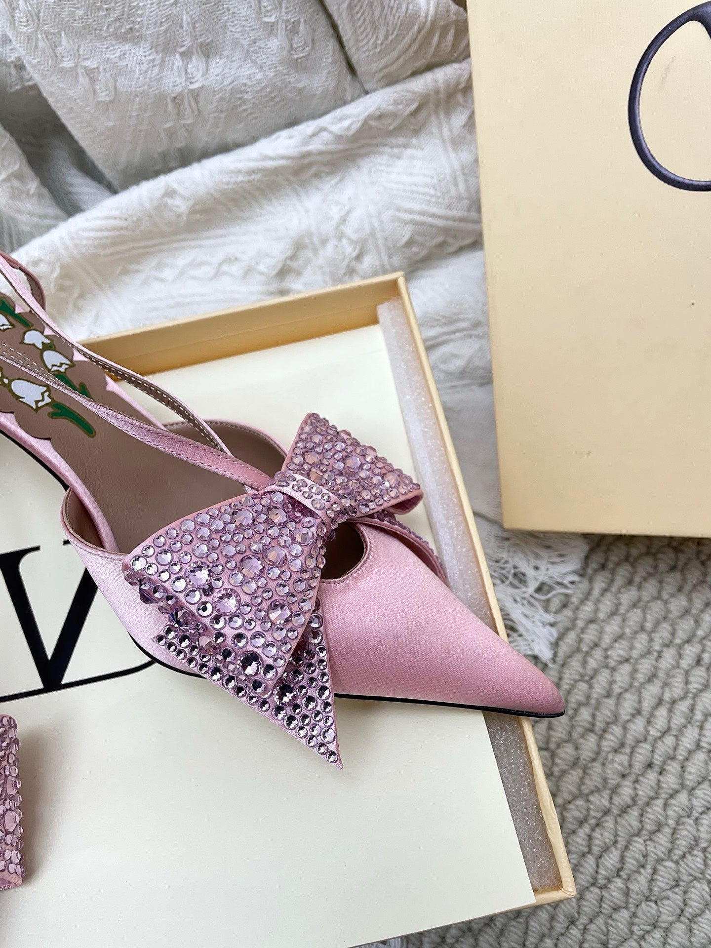 VT 26s Slingback 80 Light Pink Rhinestone Silk Sheepskin 611406