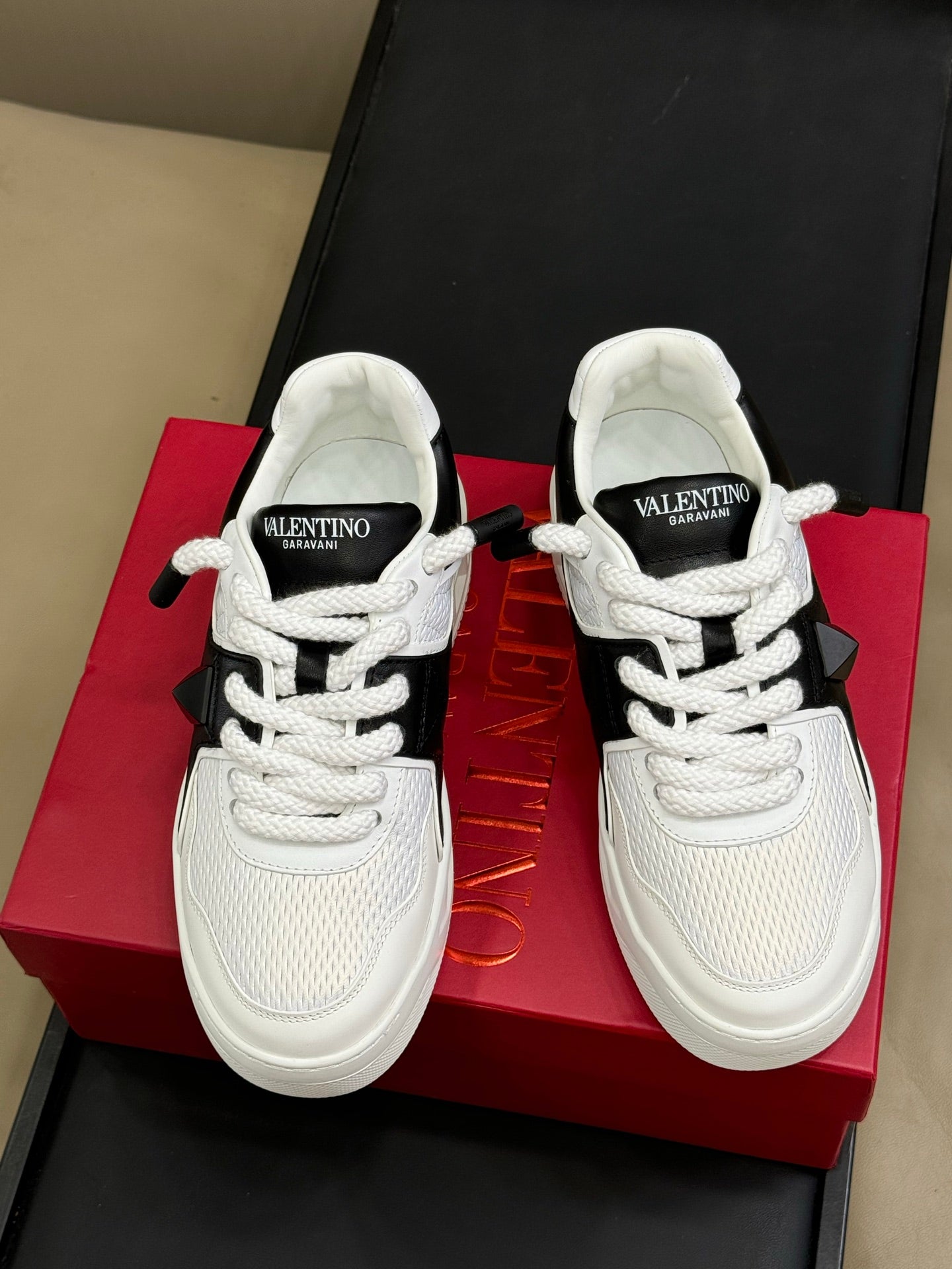 VT 2025 Sneakers White Black Frabic Cowhide 548576