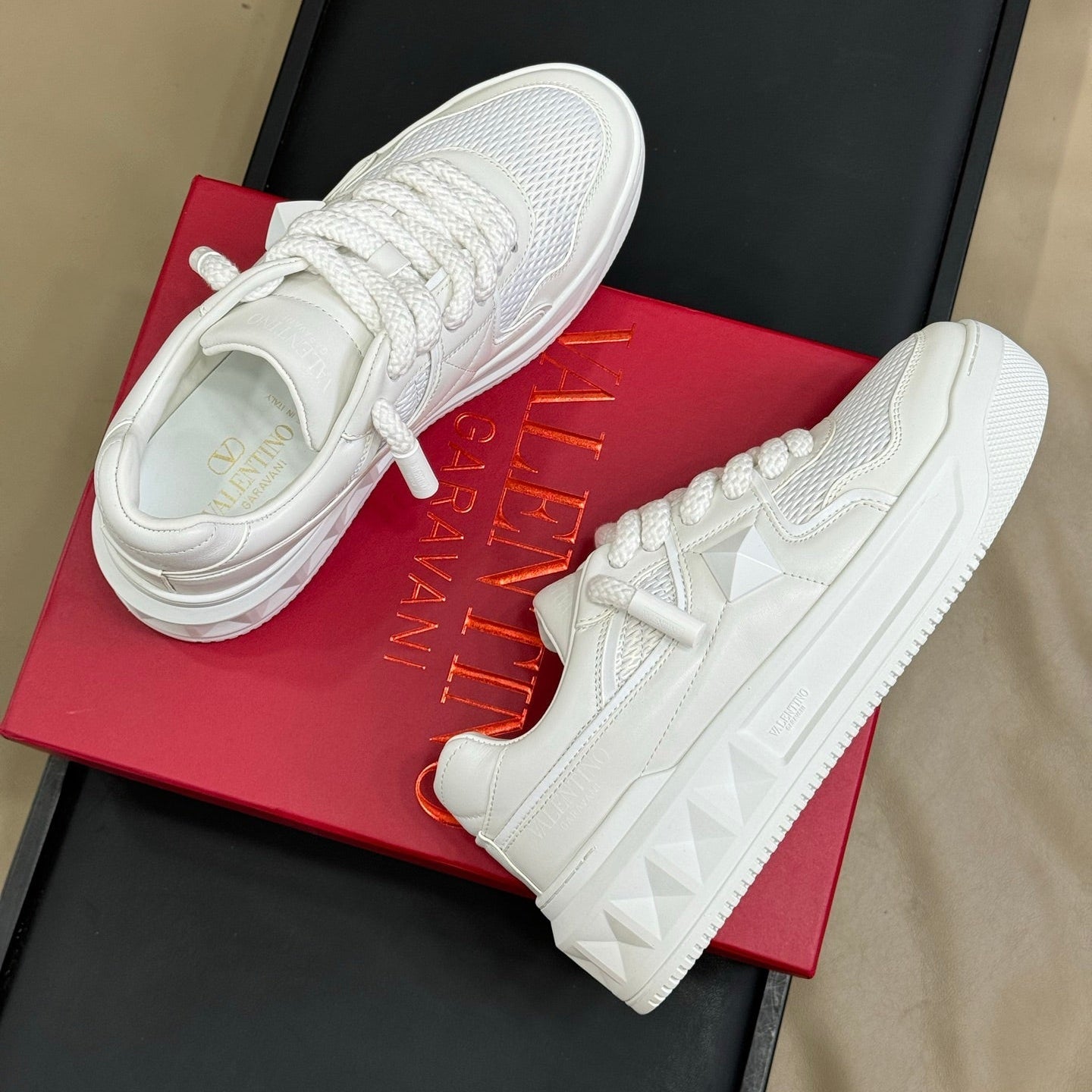 VT 2025 Sneakers White  Frabic Cowhide 548577