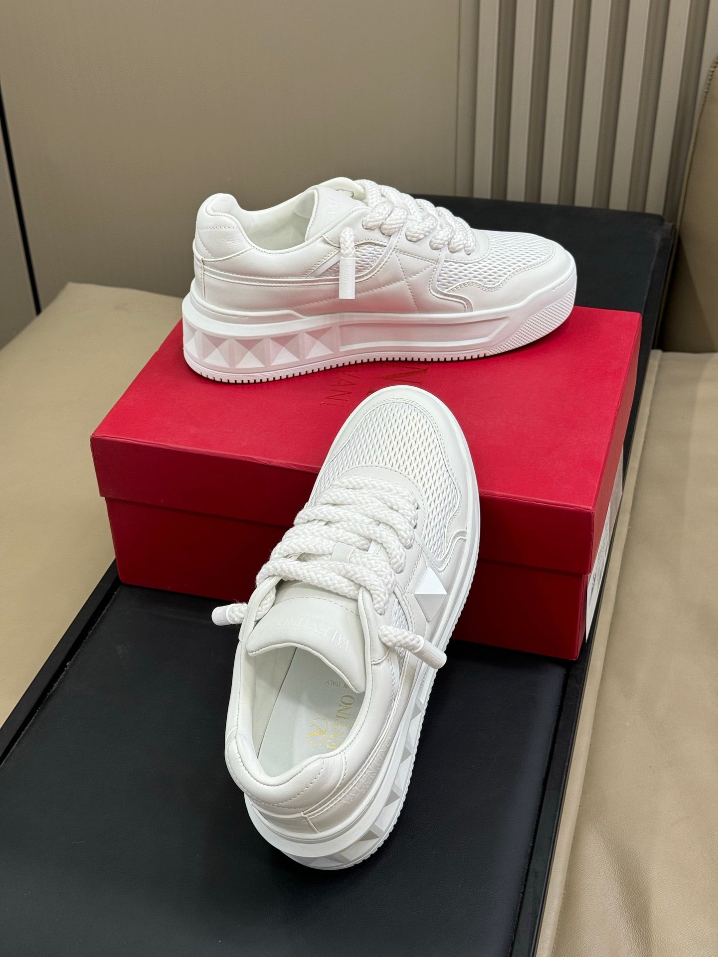 VT 2025 Sneakers White  Frabic Cowhide 548577