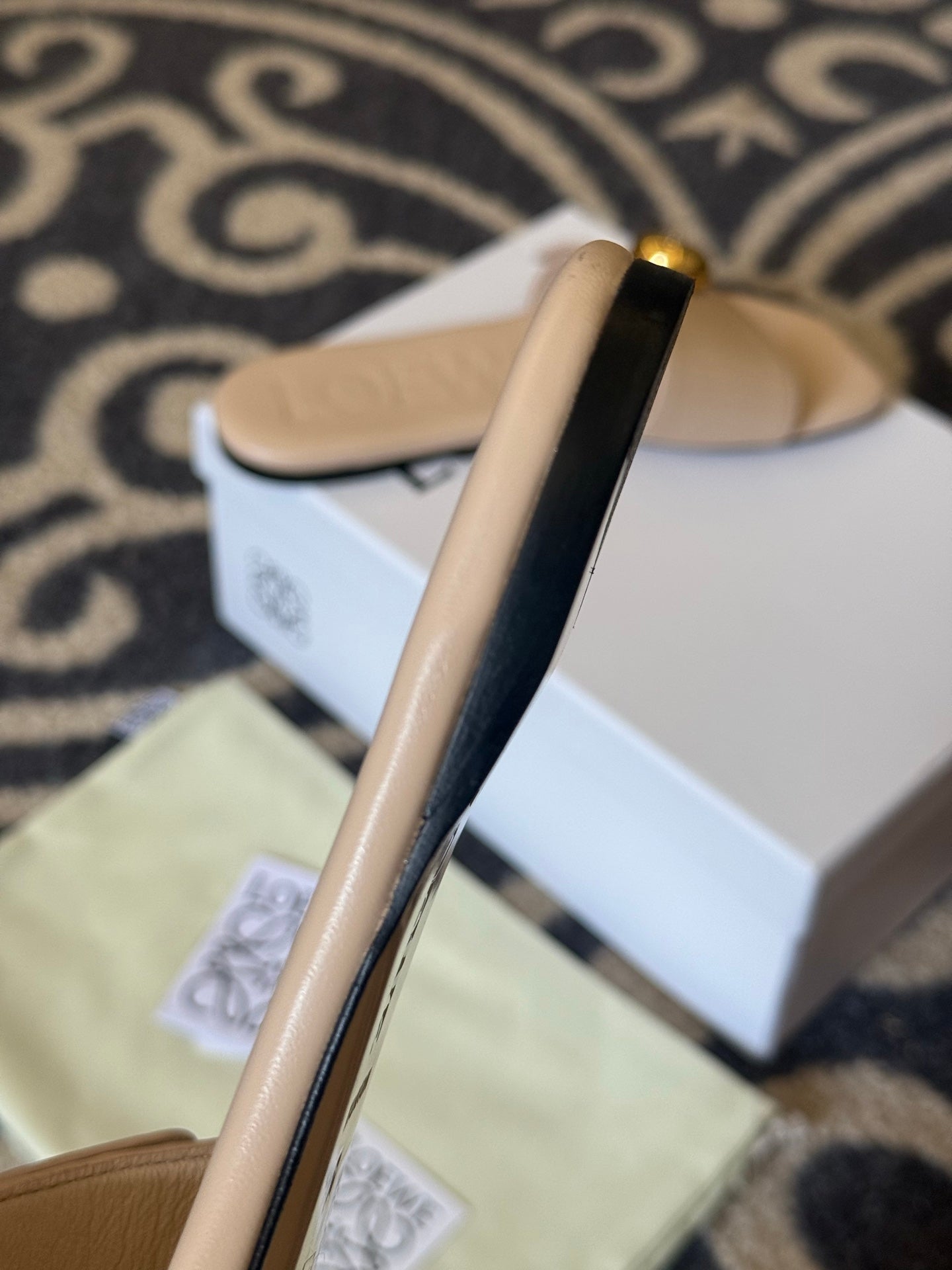 Loewe 25 Pebble Slide Beige Calfskin