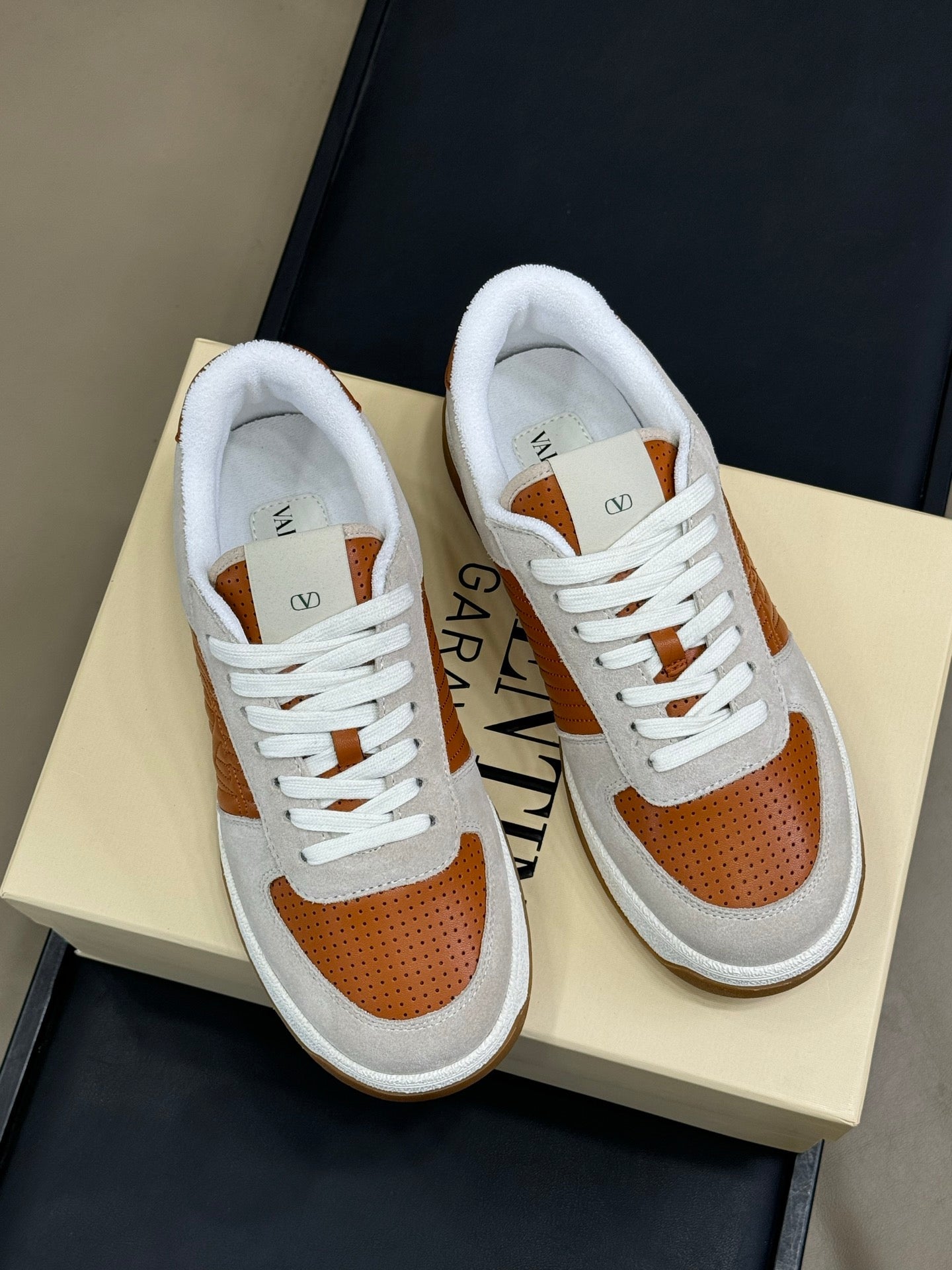 VT 2025 Sneaker Brown White Suede Calfskin 548583