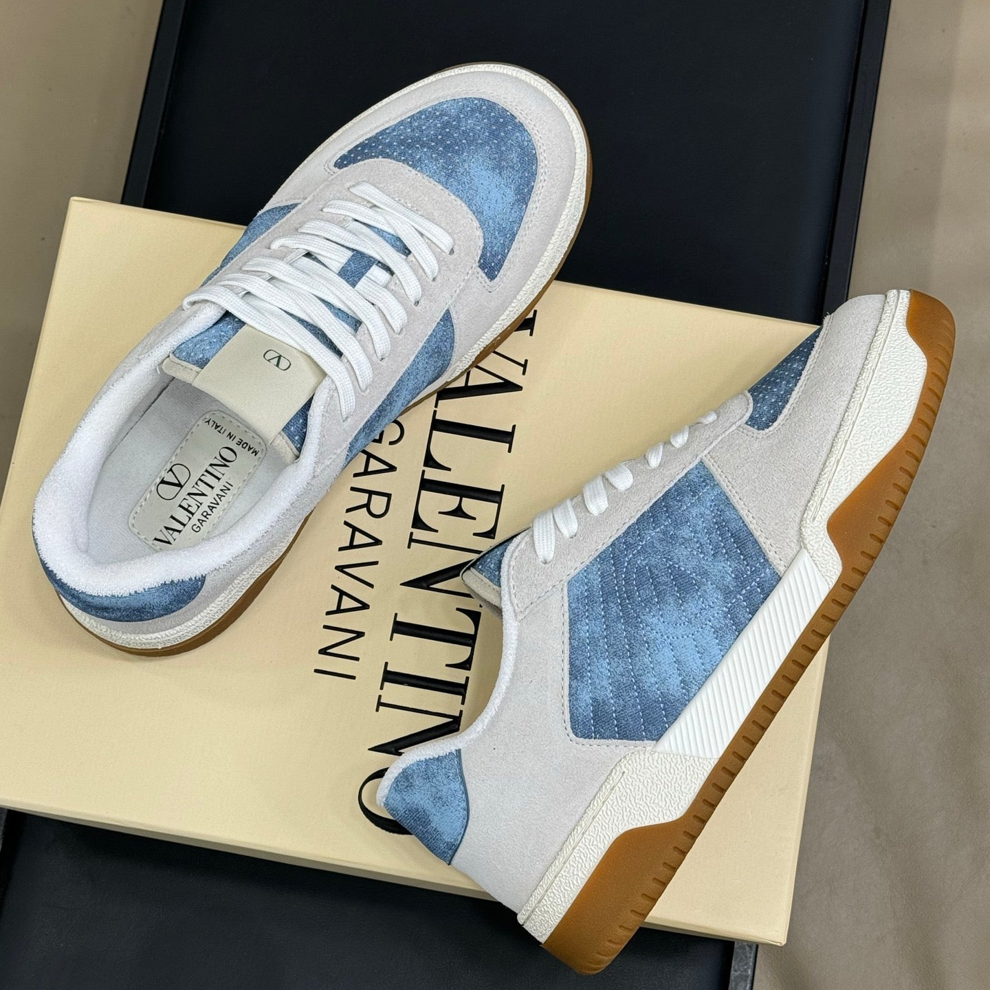 VT 2025 Sneaker Blue White Suede Calfskin 548582