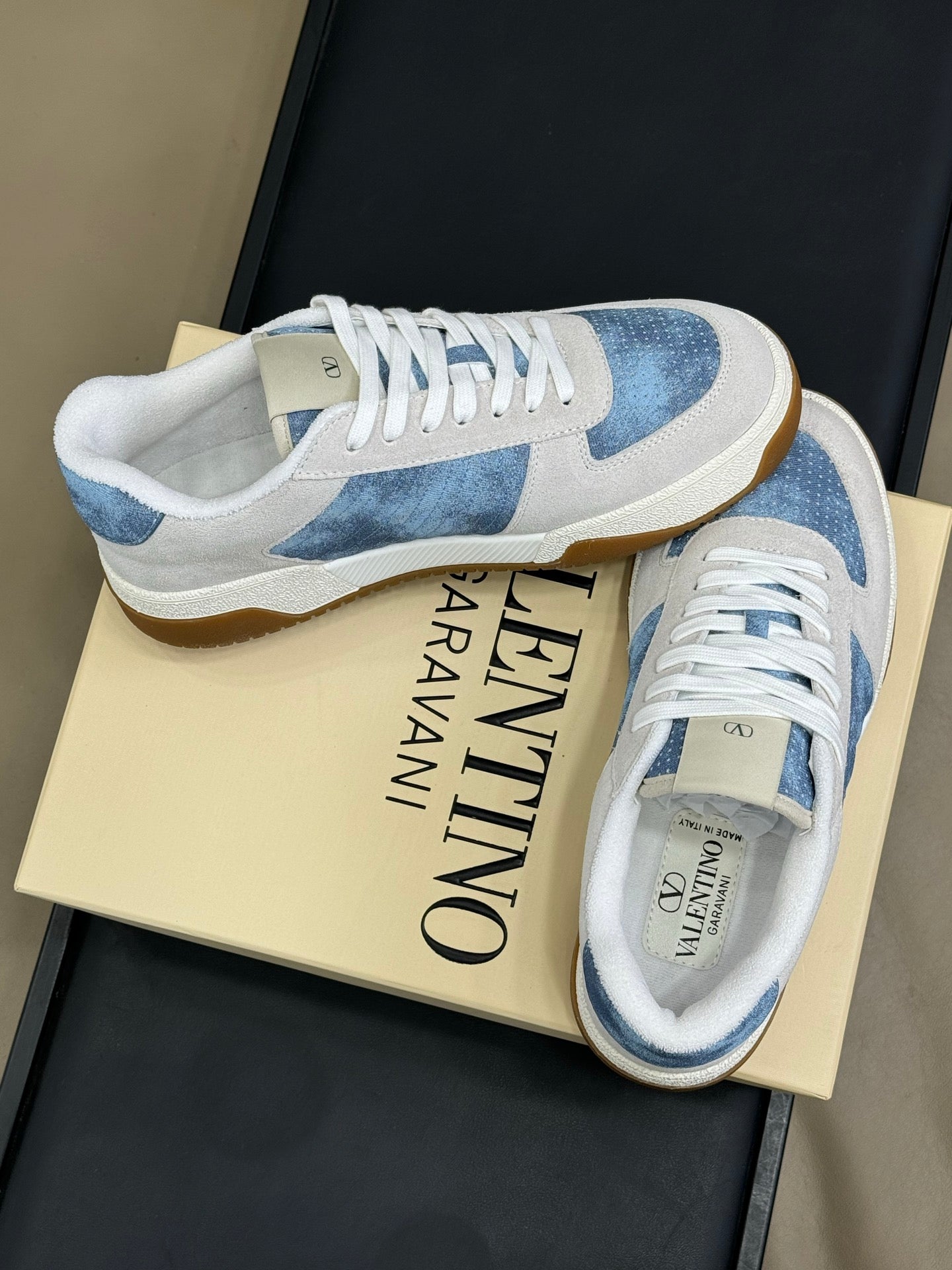 VT 2025 Sneaker Blue White Suede Calfskin 548582