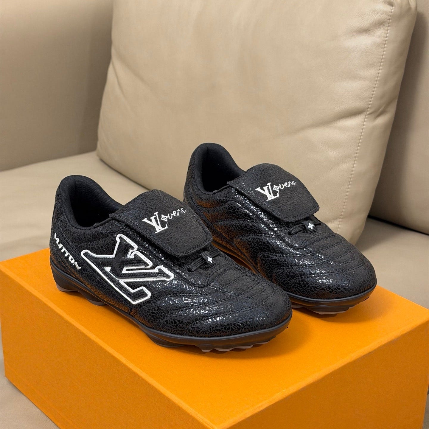 LV x Pharrell Footprint 26ss Sneaker Black Pebble Leather 621150