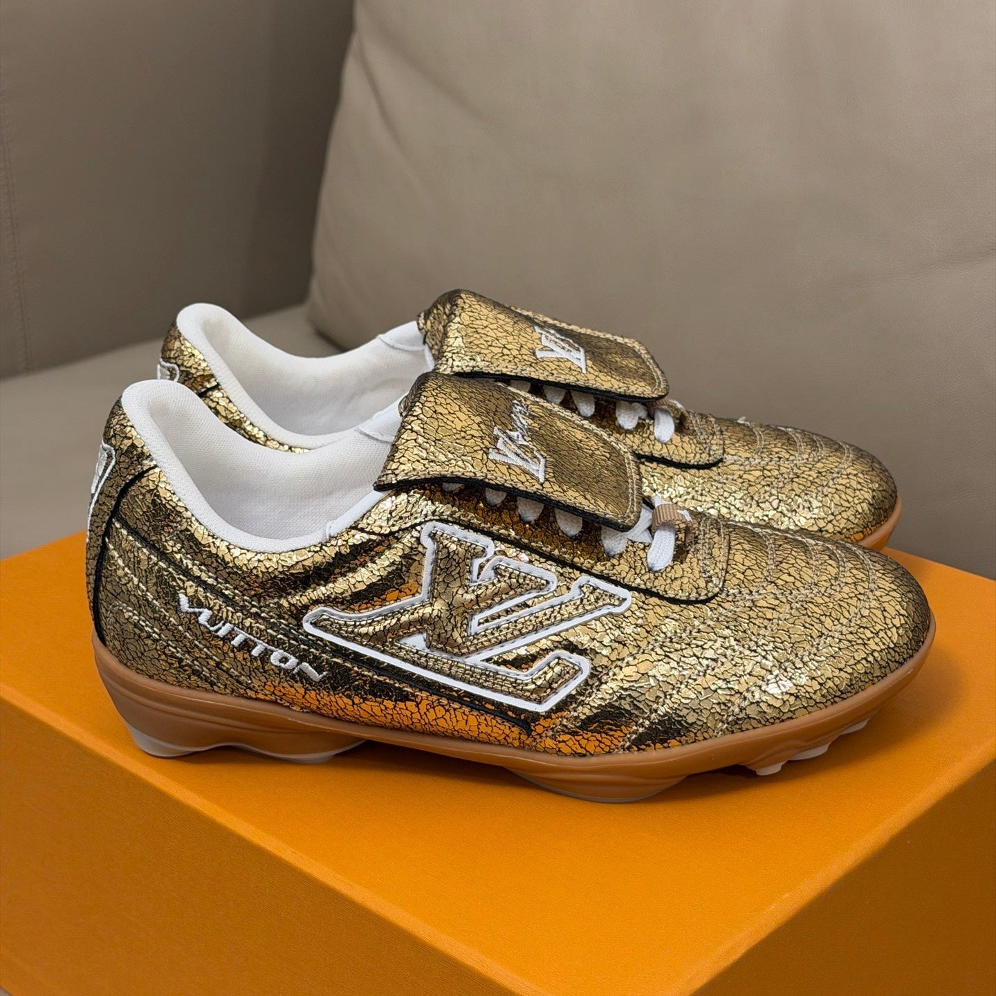 LV x Pharrell Footprint 26ss Sneaker Gold Pebble Leather 621149