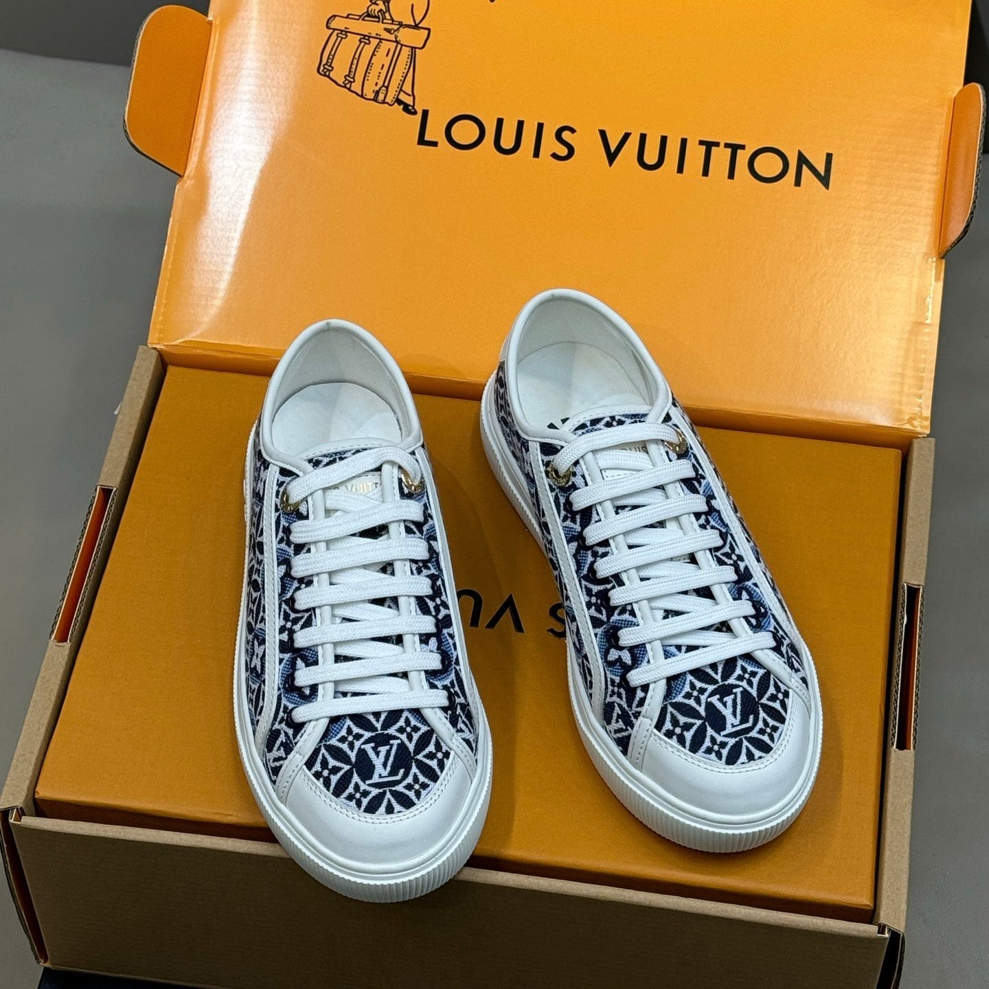 LV 26ss Sneaker Dark Blue Monogram Canvas Leather 621649