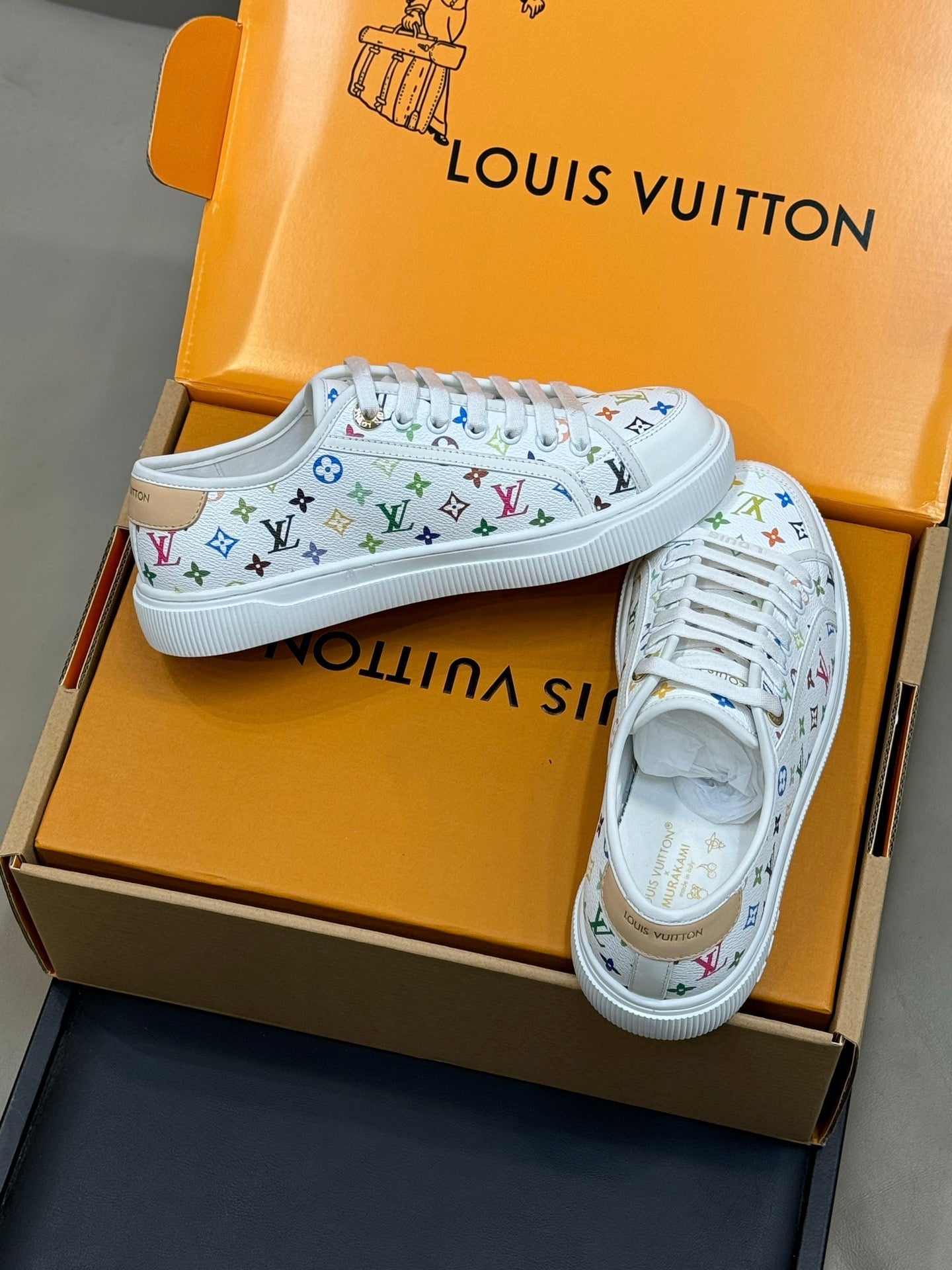 LV 26ss Sneaker White Multicolor Monogram Leather 621641