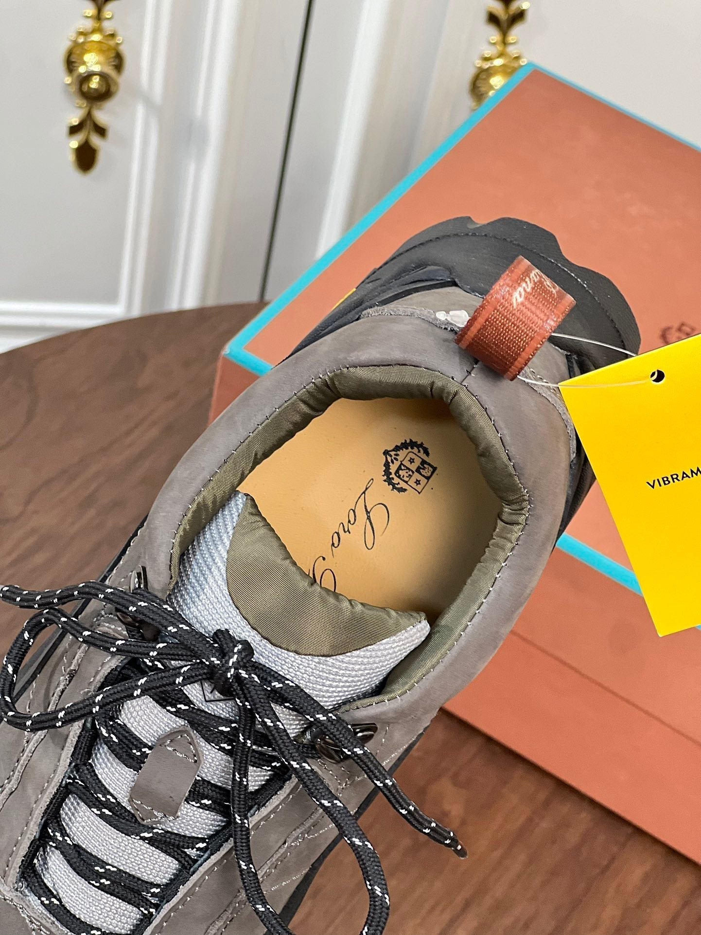 LP KATHARINA SNEAKER LIGHT GRAY AND CHARCOAL SUEDE