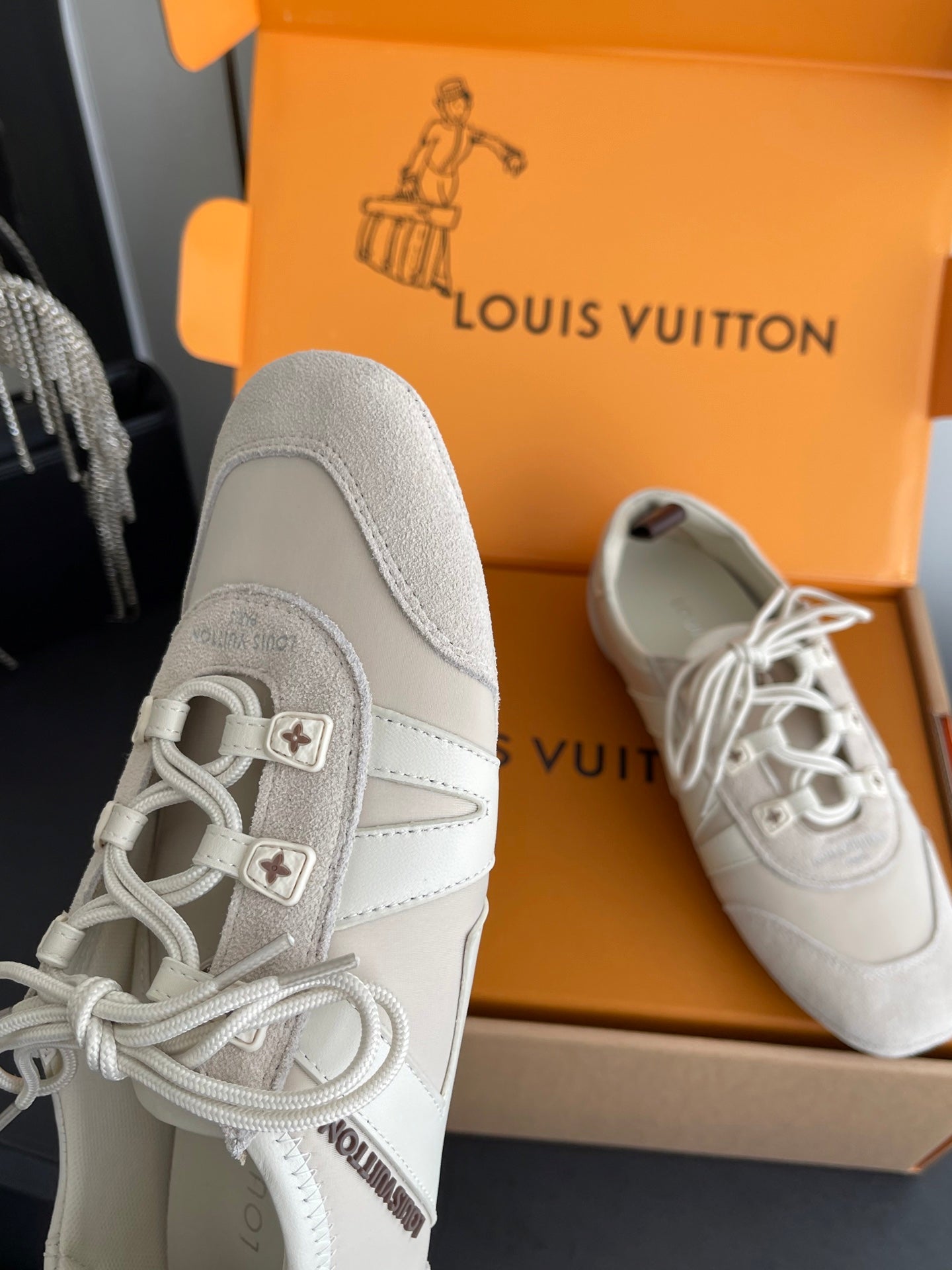 LV 26ss Ballet Sneakers Cream Suede 631478